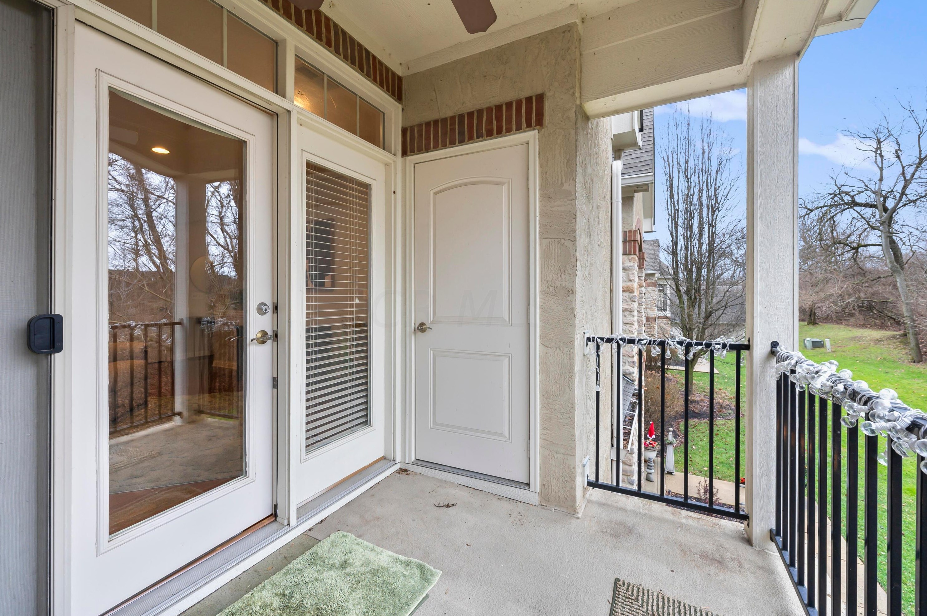 2353 Keep Pl, Columbus OH  43204-4989 exterior