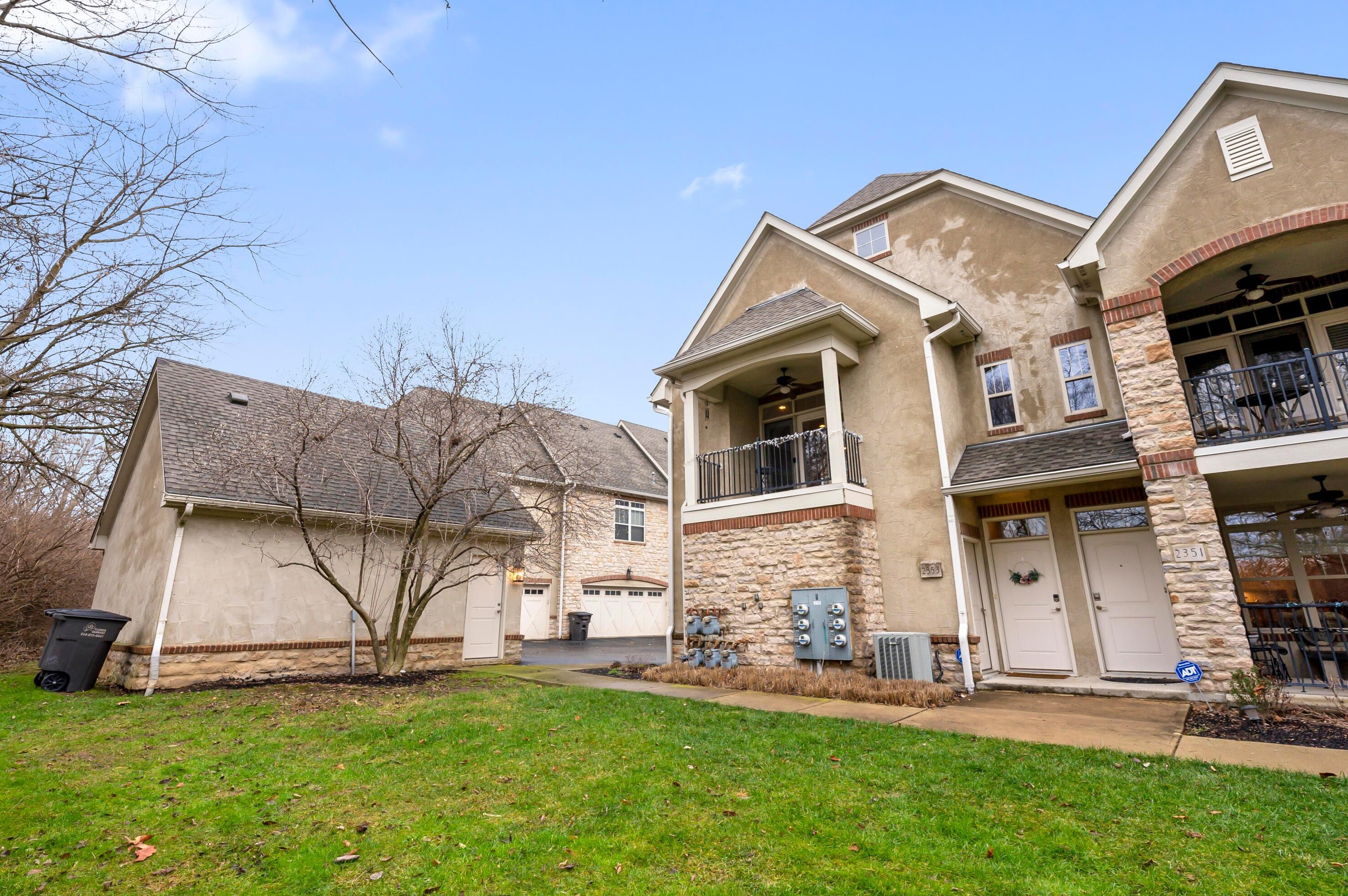 2353 Keep Pl, Columbus OH  43204-4989 exterior