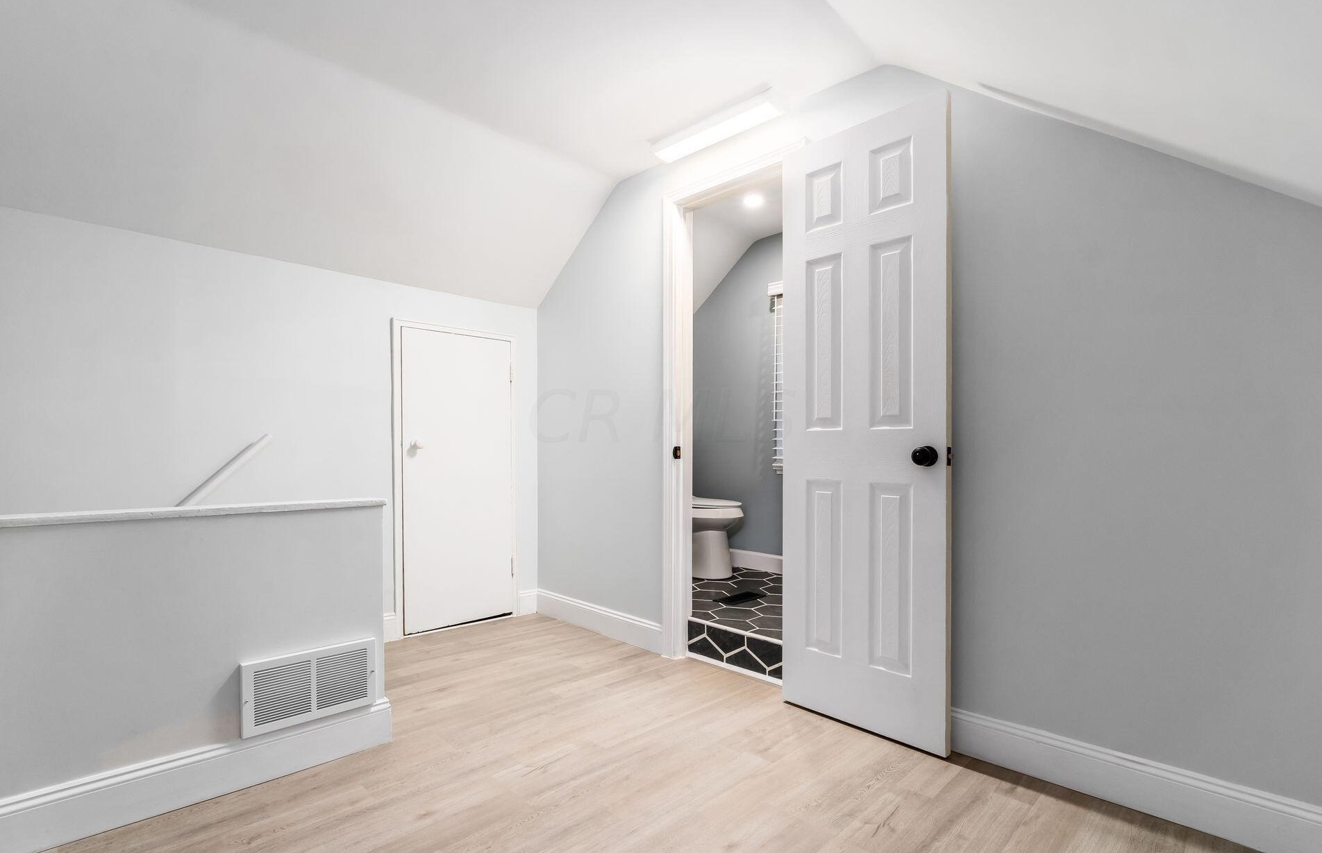 4963 Dimson Dr, Columbus OH  43213-2413 exterior