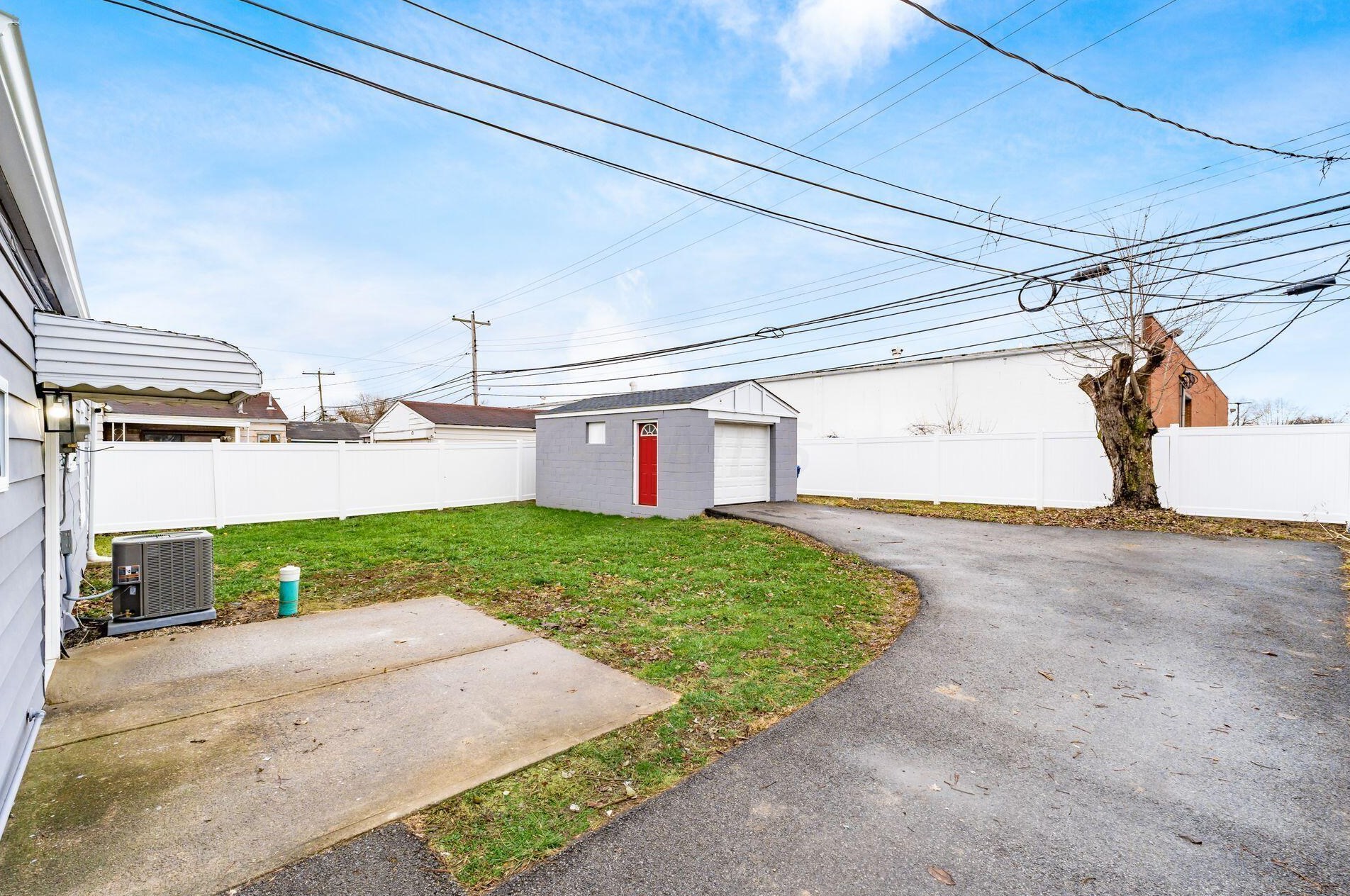 4963 Dimson Dr, Columbus OH  43213-2413 exterior