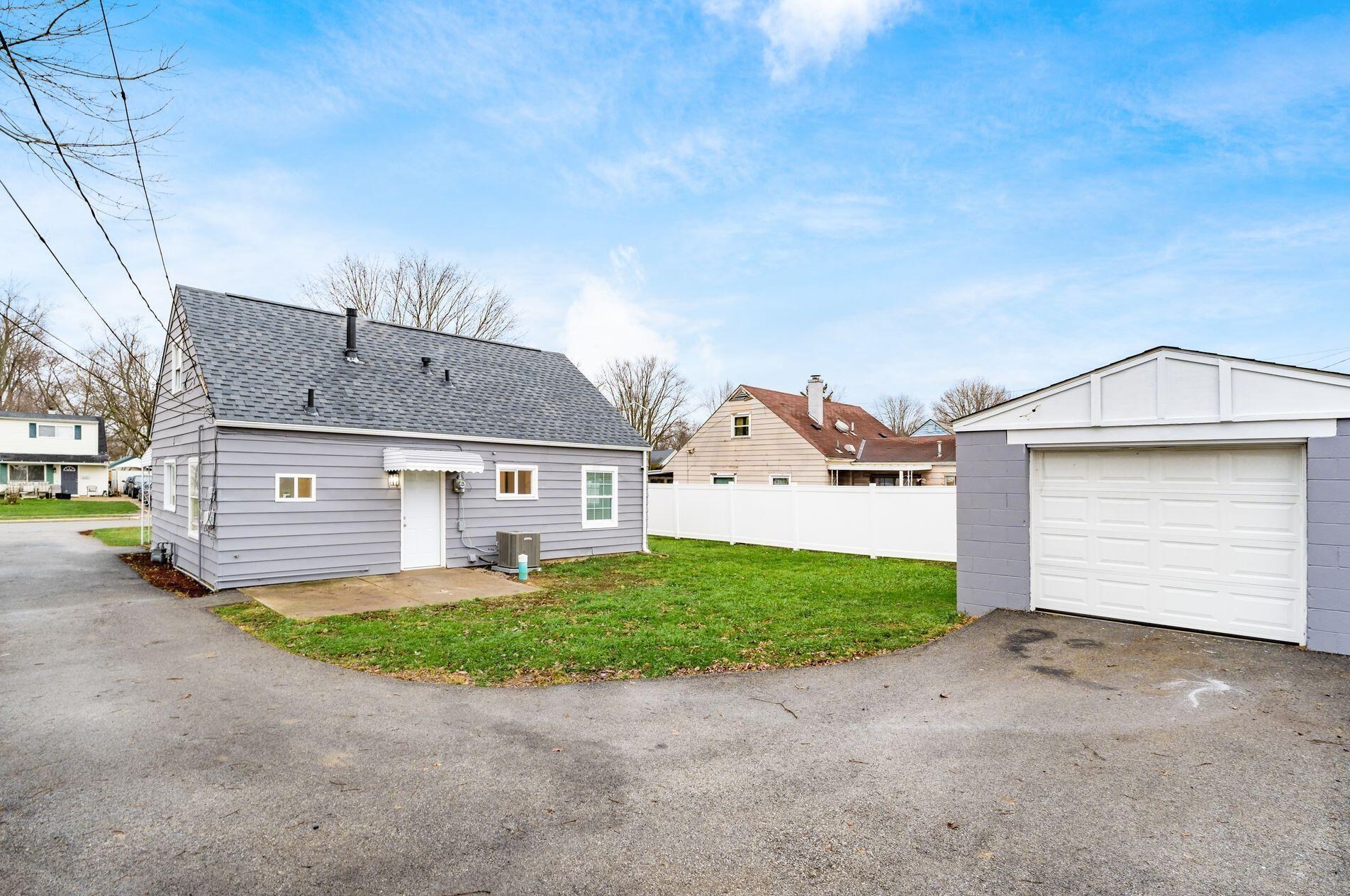 4963 Dimson Dr, Columbus OH  43213-2413 exterior