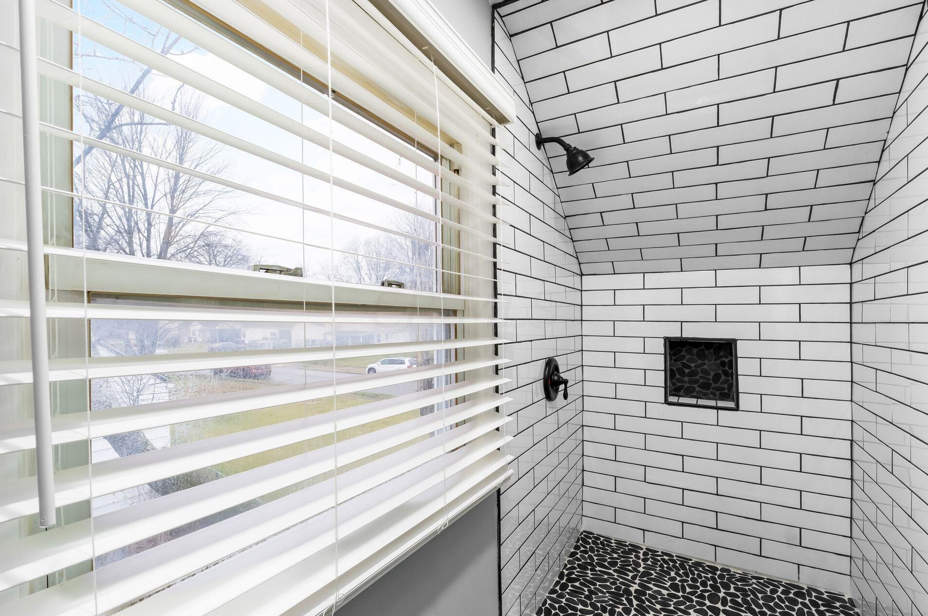 4963 Dimson Dr, Columbus OH  43213-2413 exterior