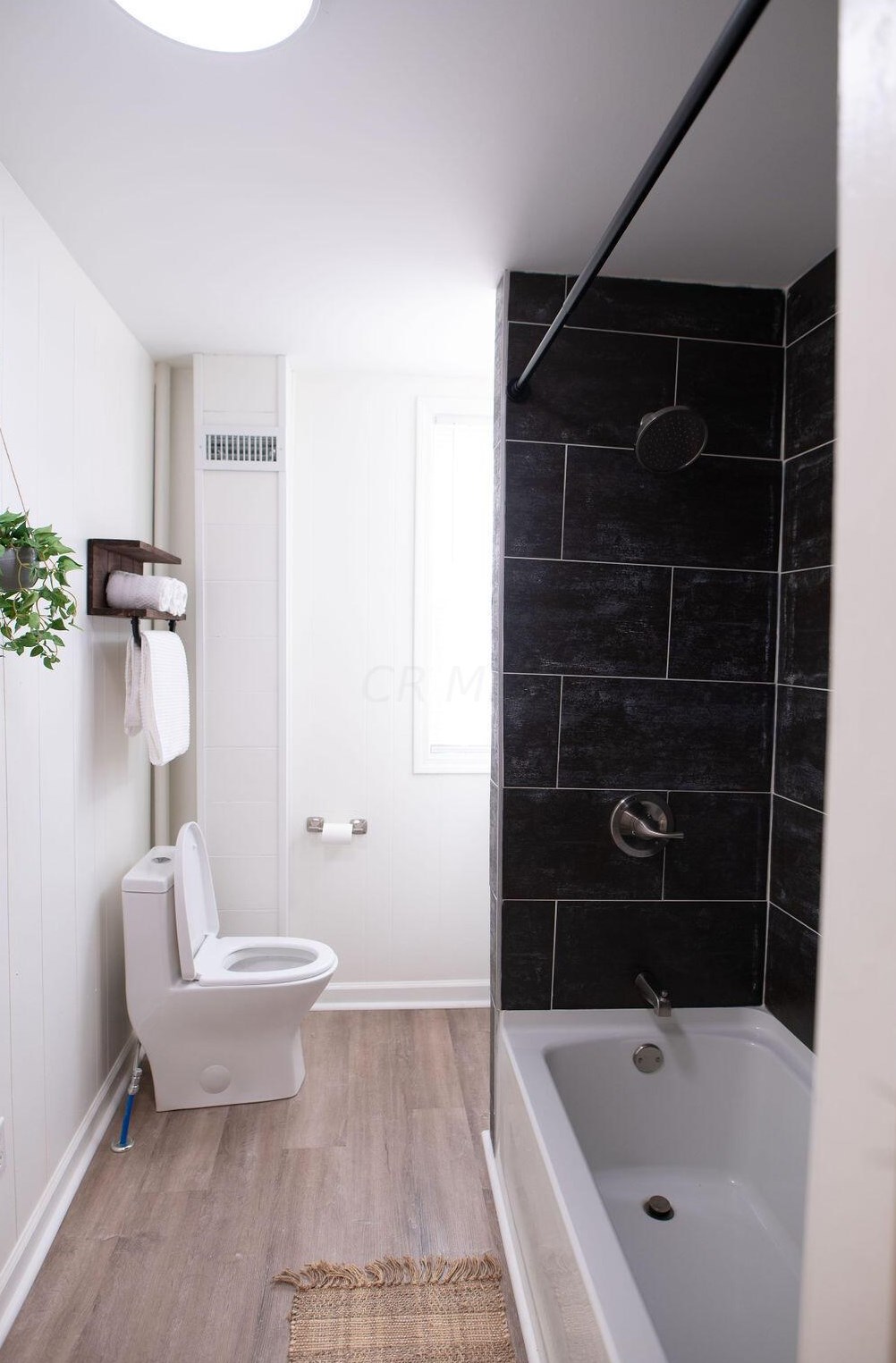 28 Wheatland Ave, Columbus OH  43204-3266 exterior