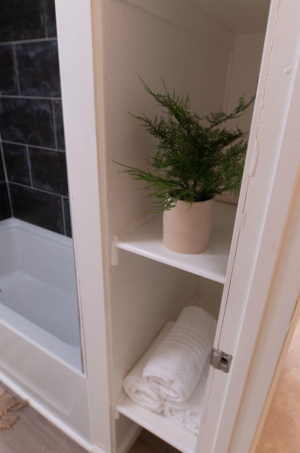 28 Wheatland Ave, Columbus OH  43204-3266 exterior