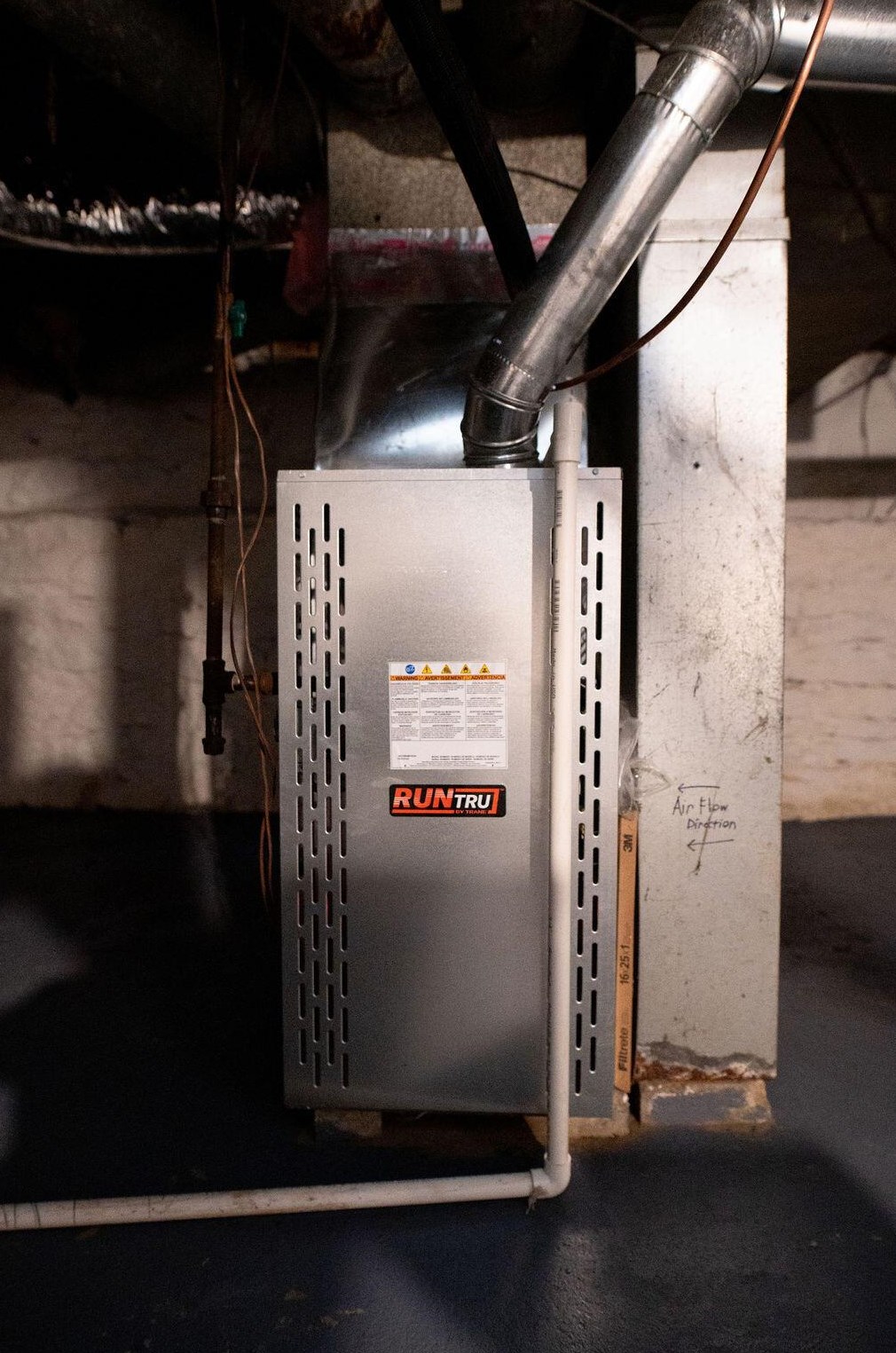 28 Wheatland Ave, Columbus OH  43204-3266 exterior