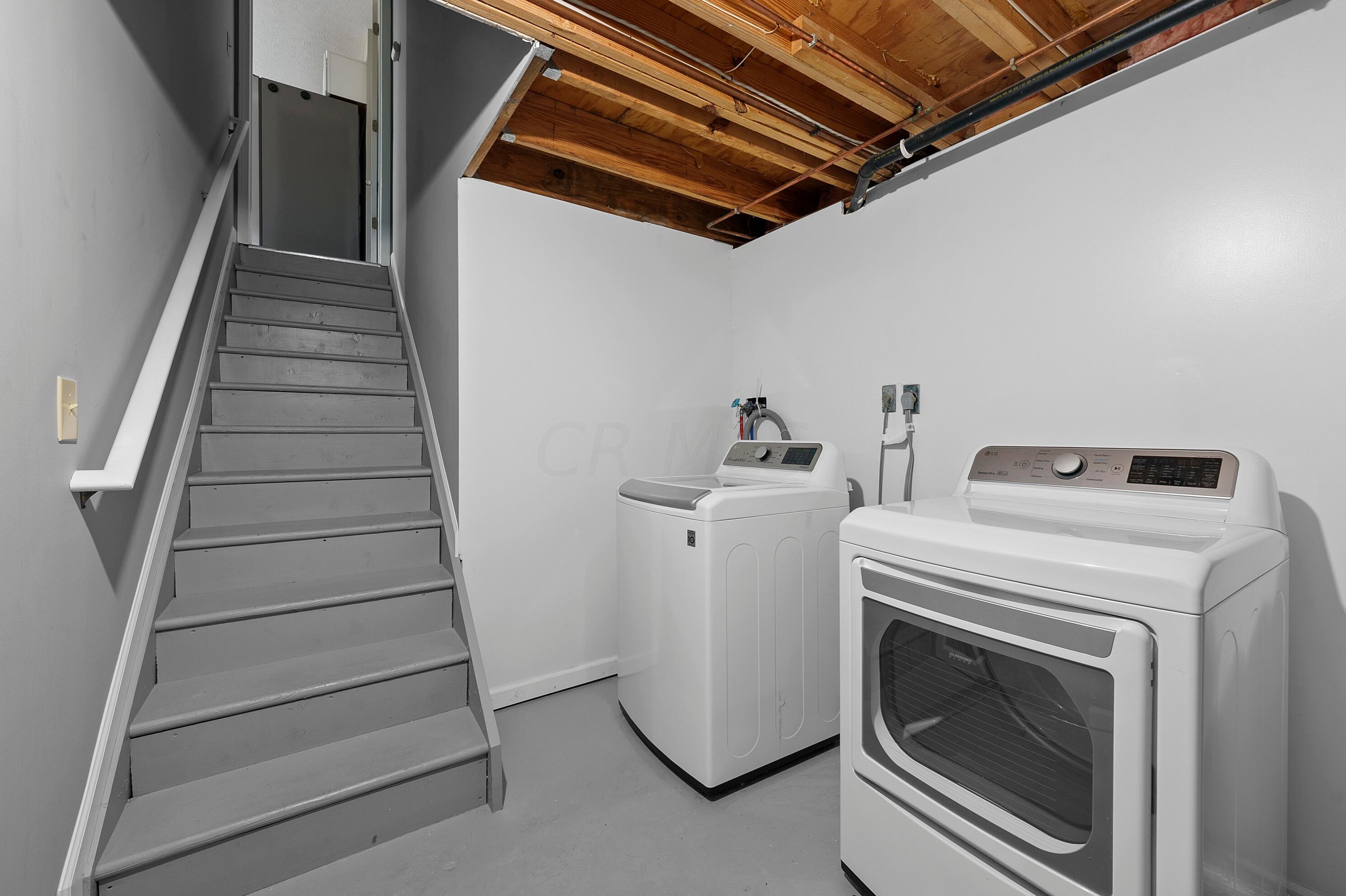 6994 Weurful Dr, Cnl Wnchstr OH  43110-8444 exterior