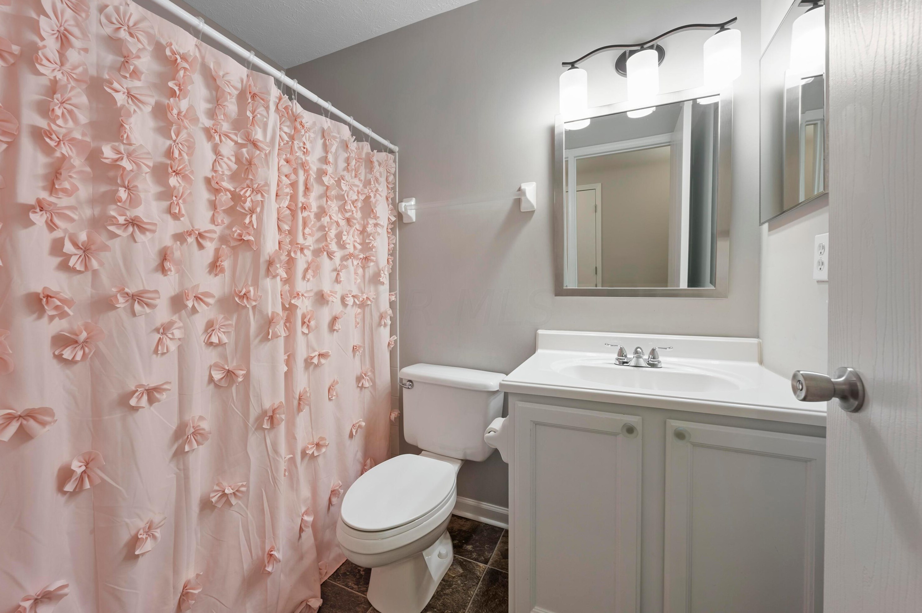 6994 Weurful Dr, Cnl Wnchstr OH  43110-8444 exterior