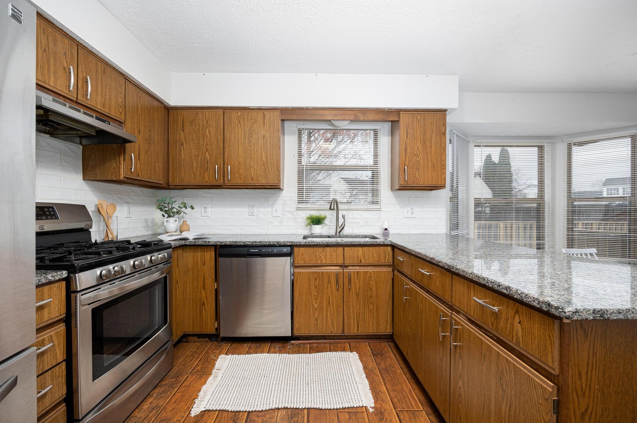 3200 Southern Hills Dr, Pickerington OH  43147-8652 exterior