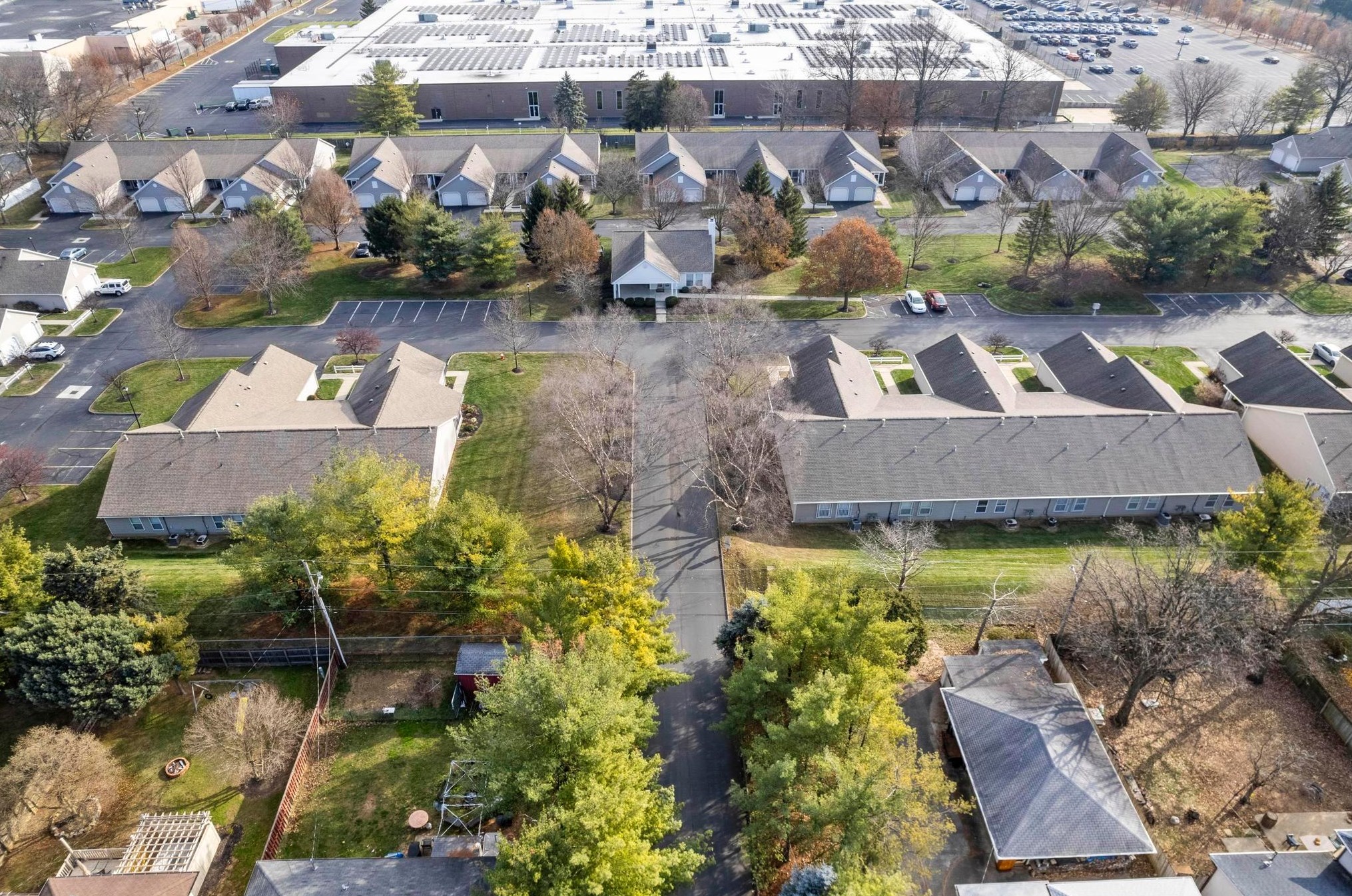 5544 Parkshire Dr, Columbus OH 43229-9352 exterior