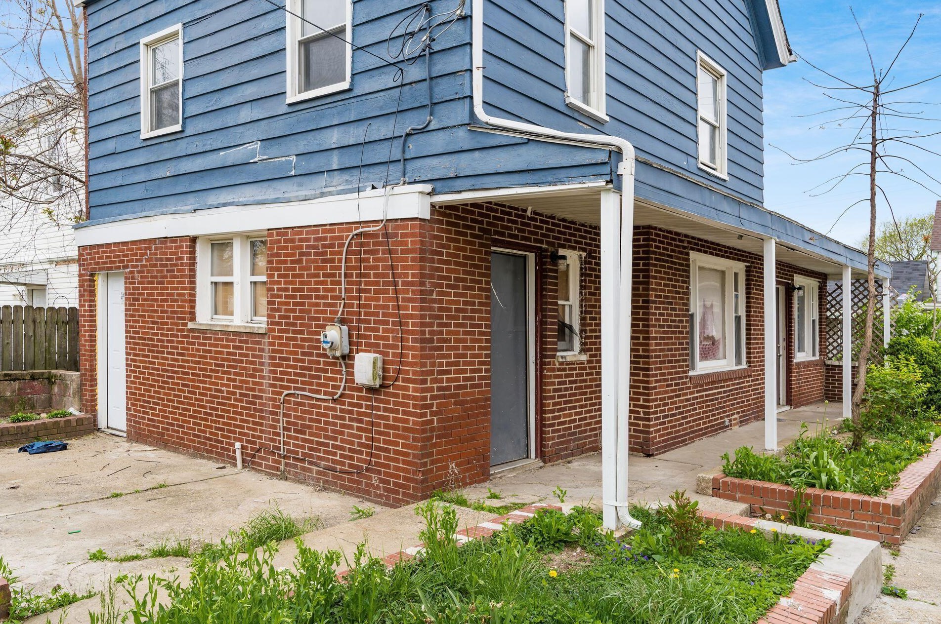 98 Oakley Ave, Columbus OH  43204-3214 exterior