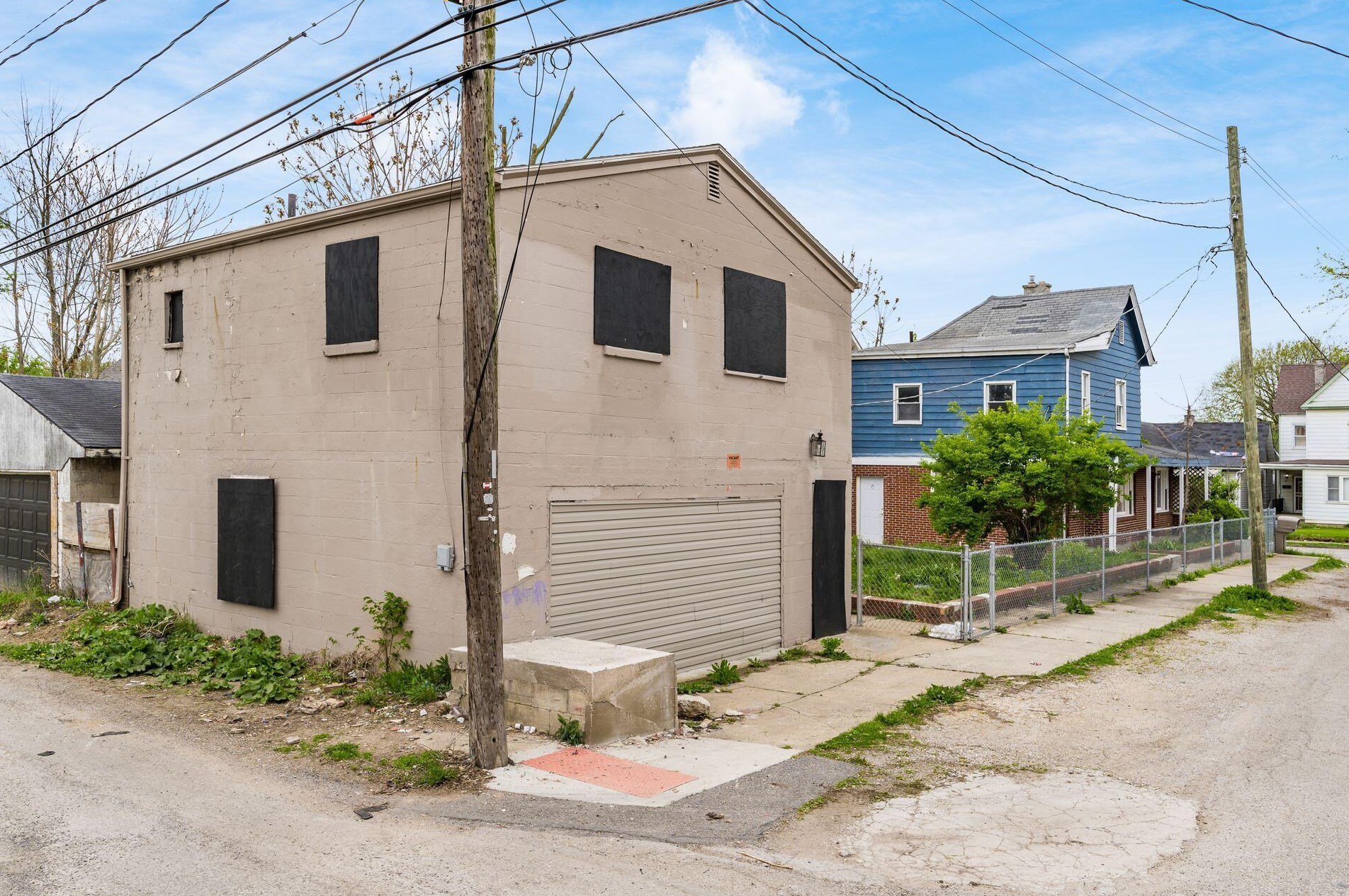 98 Oakley Ave, Columbus OH  43204-3214 exterior