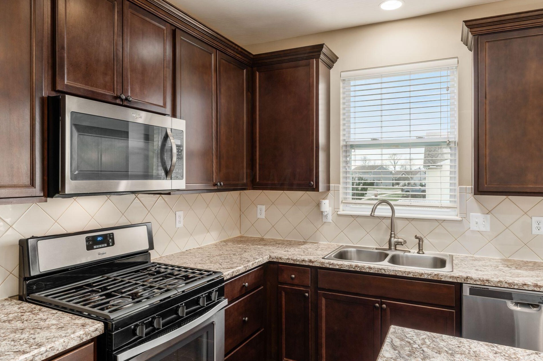 123 Ellington Blvd, Granville OH  43023-9067 exterior