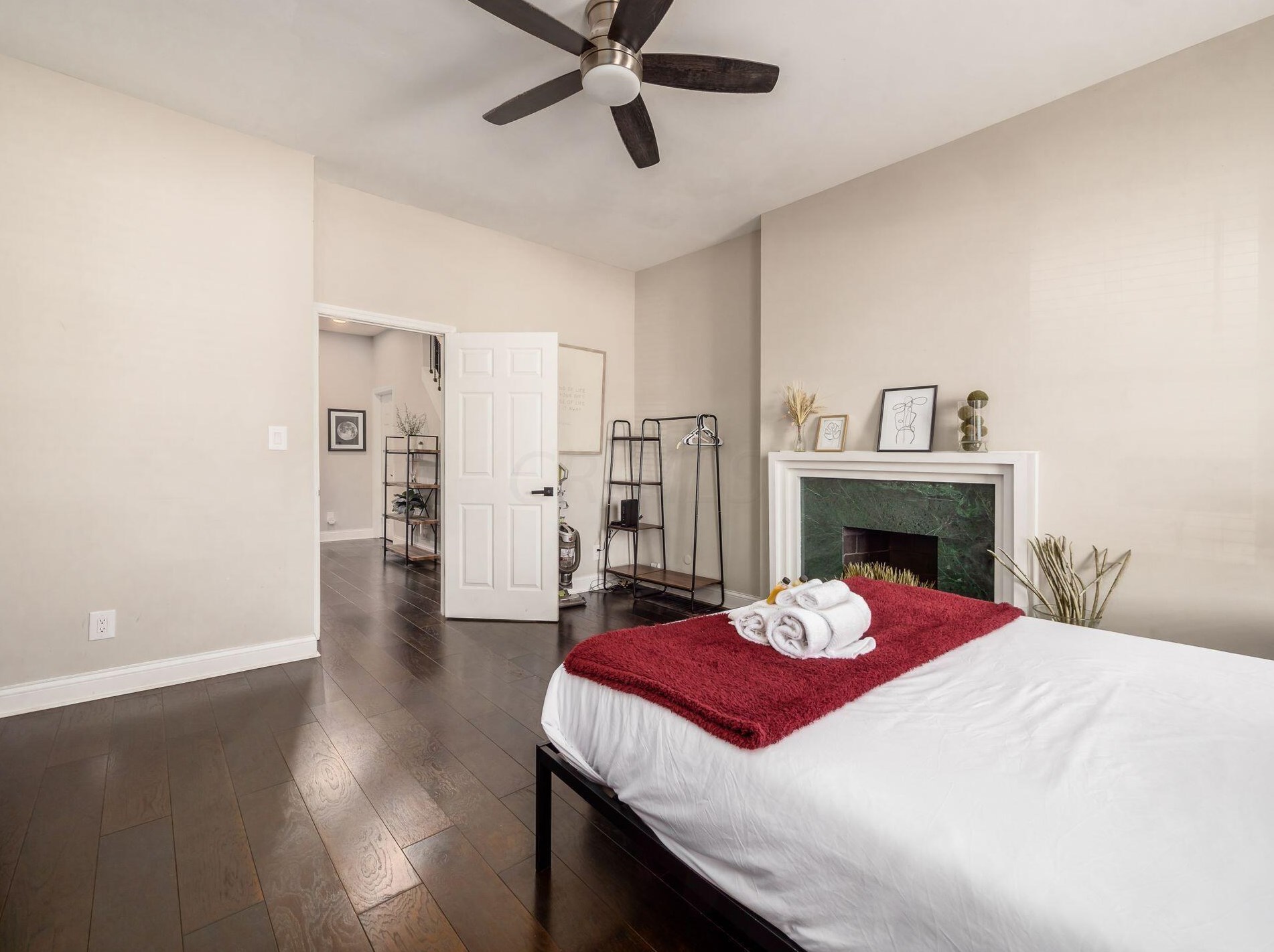 915 4th St, Columbus OH 43201-3625 exterior