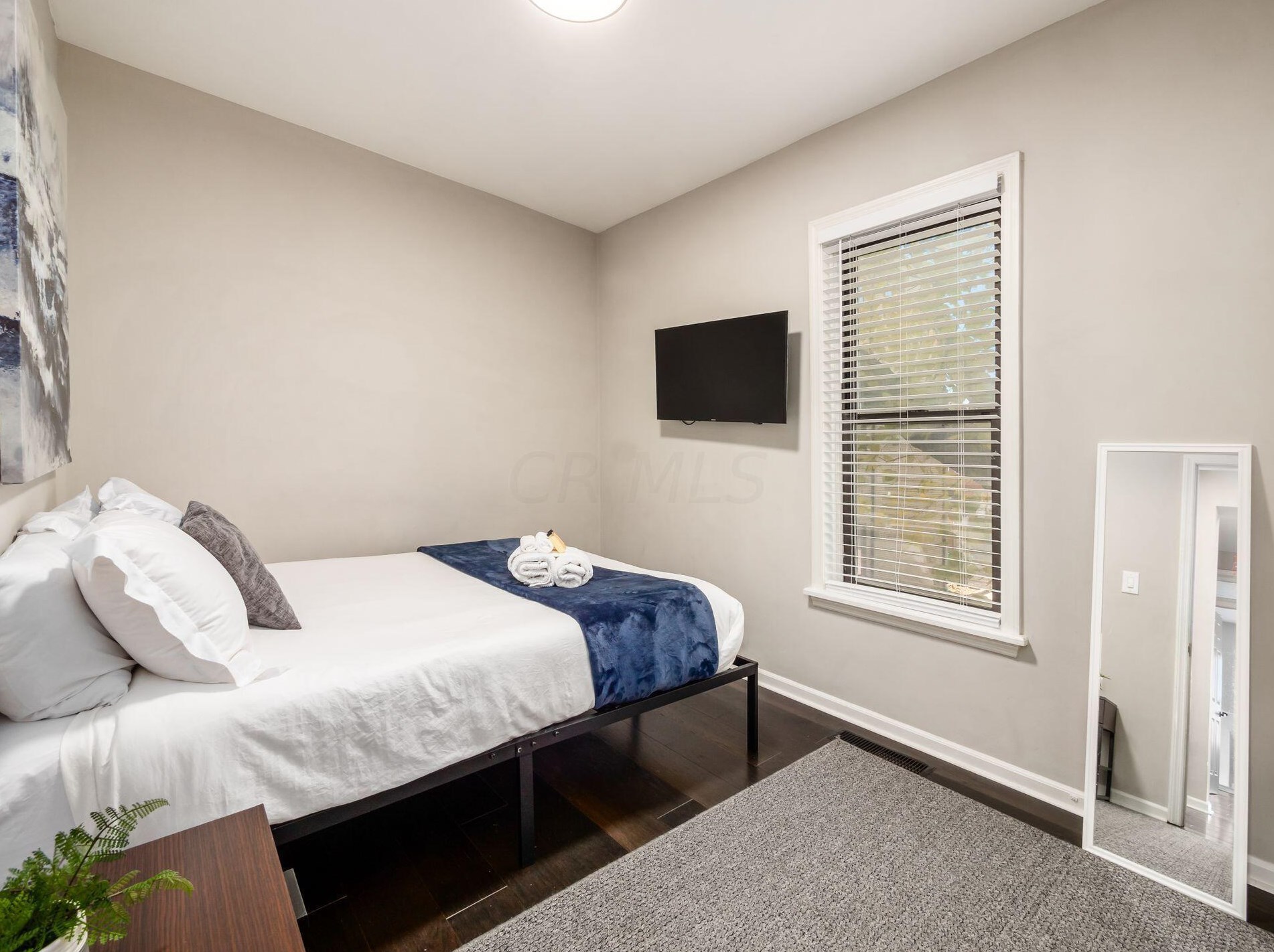 915 4th St, Columbus OH 43201-3625 exterior