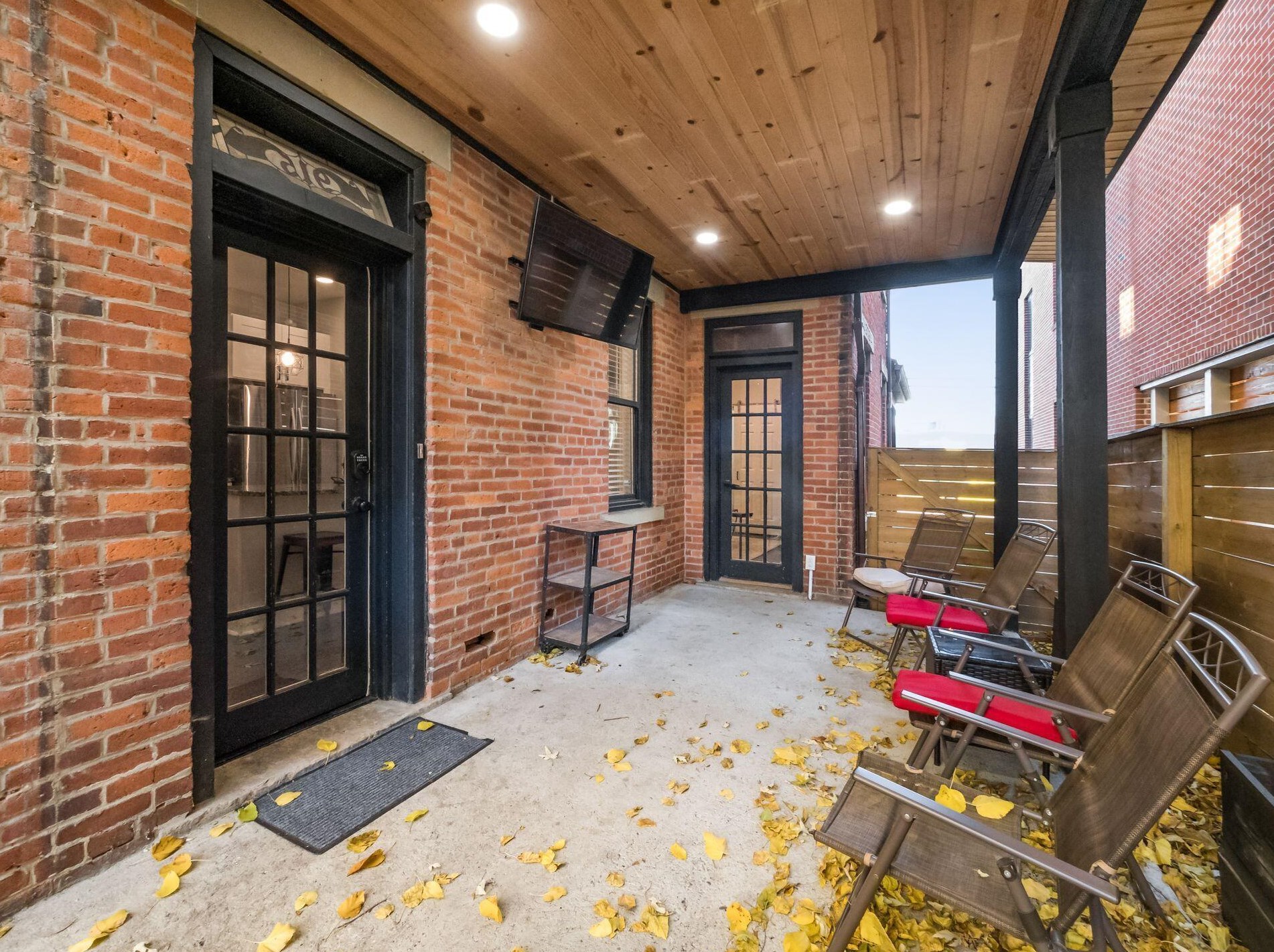 915 4th St, Columbus OH 43201-3625 exterior