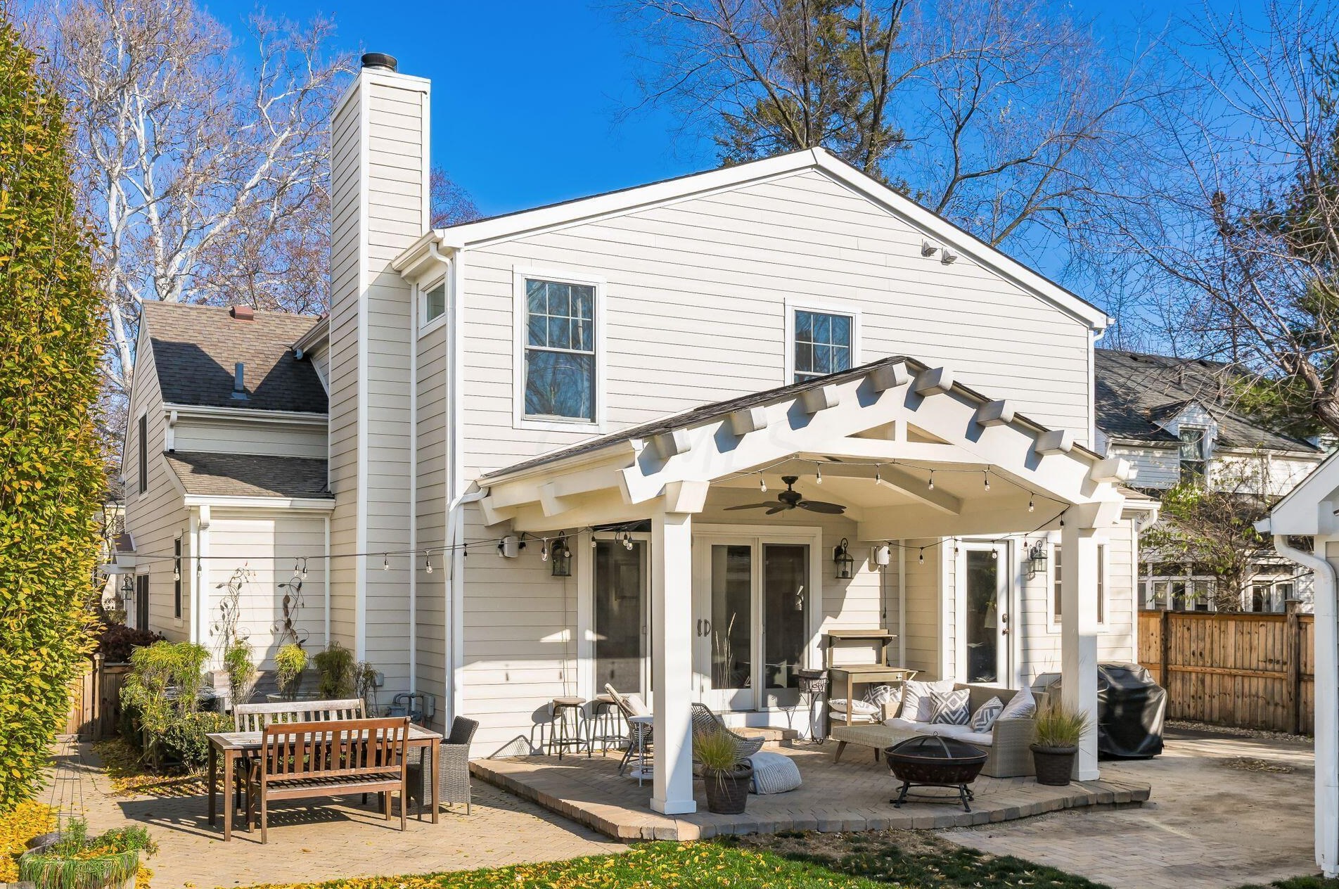 1625 Essex Rd, Columbus OH 43221-3842 exterior