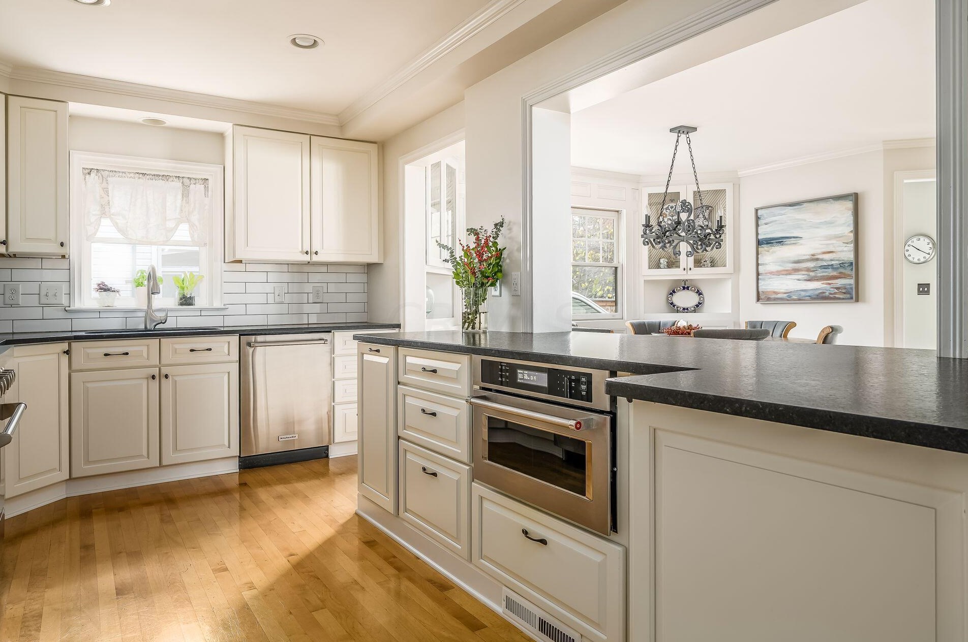 1625 Essex Rd, Columbus OH 43221-3842 exterior