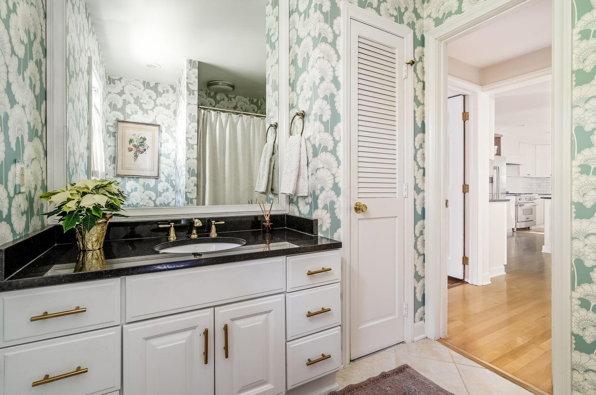 1625 Essex Rd, Columbus OH 43221-3842 exterior