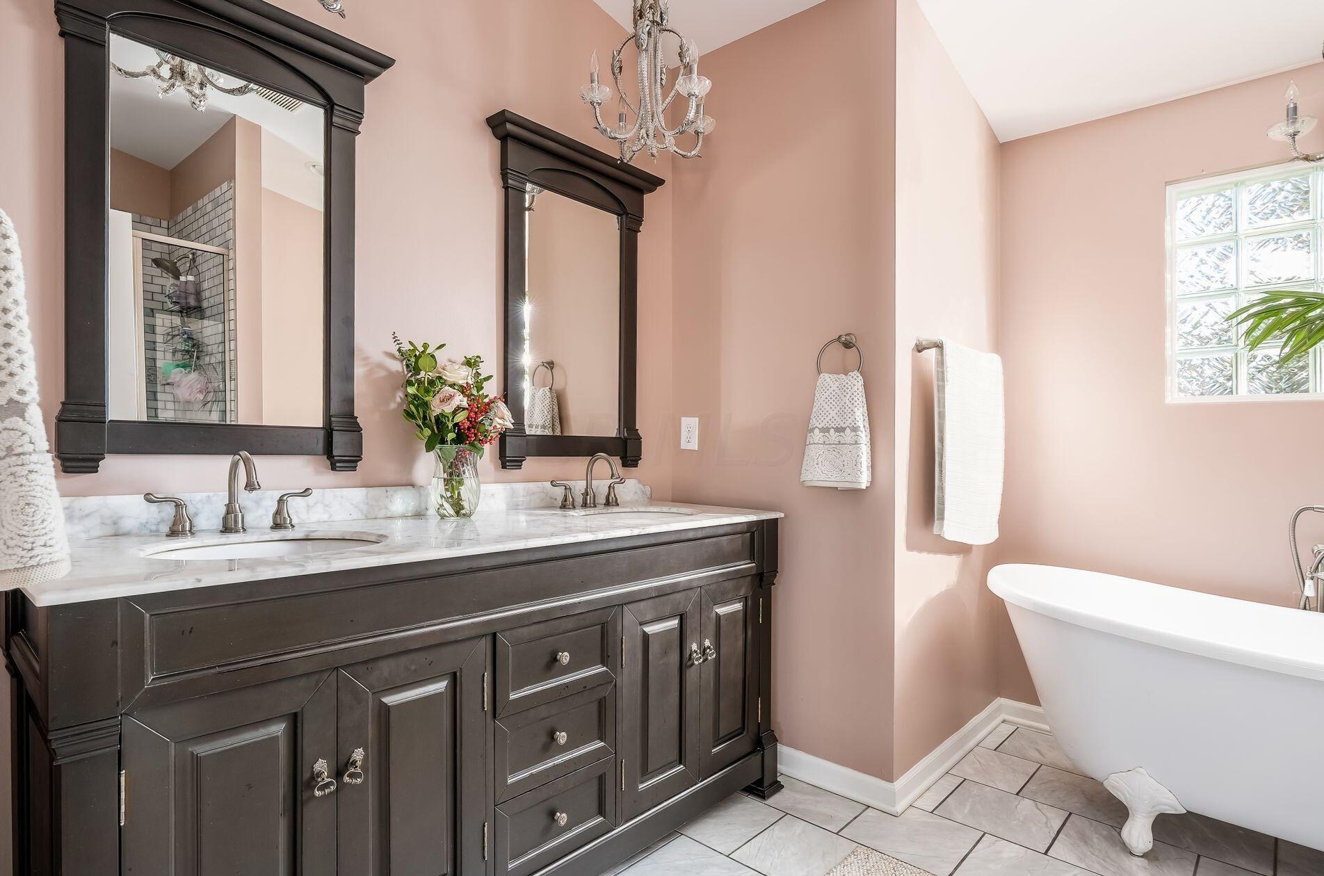 1625 Essex Rd, Columbus OH 43221-3842 exterior