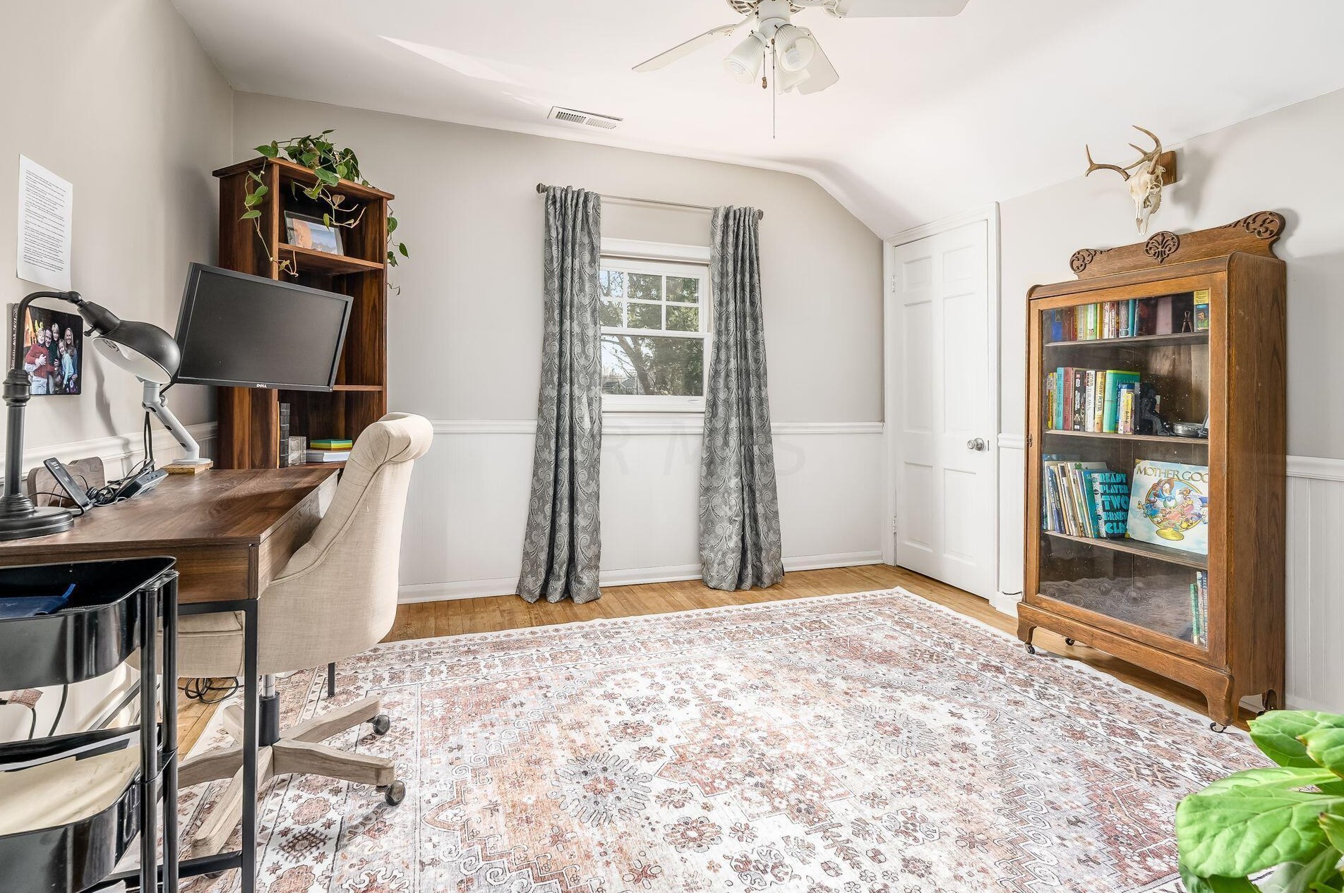 1625 Essex Rd, Columbus OH 43221-3842 exterior