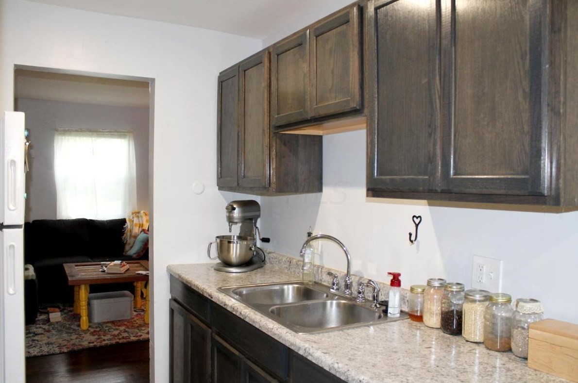 3033 Rotunda Ct, Columbus OH 43232-3921 exterior