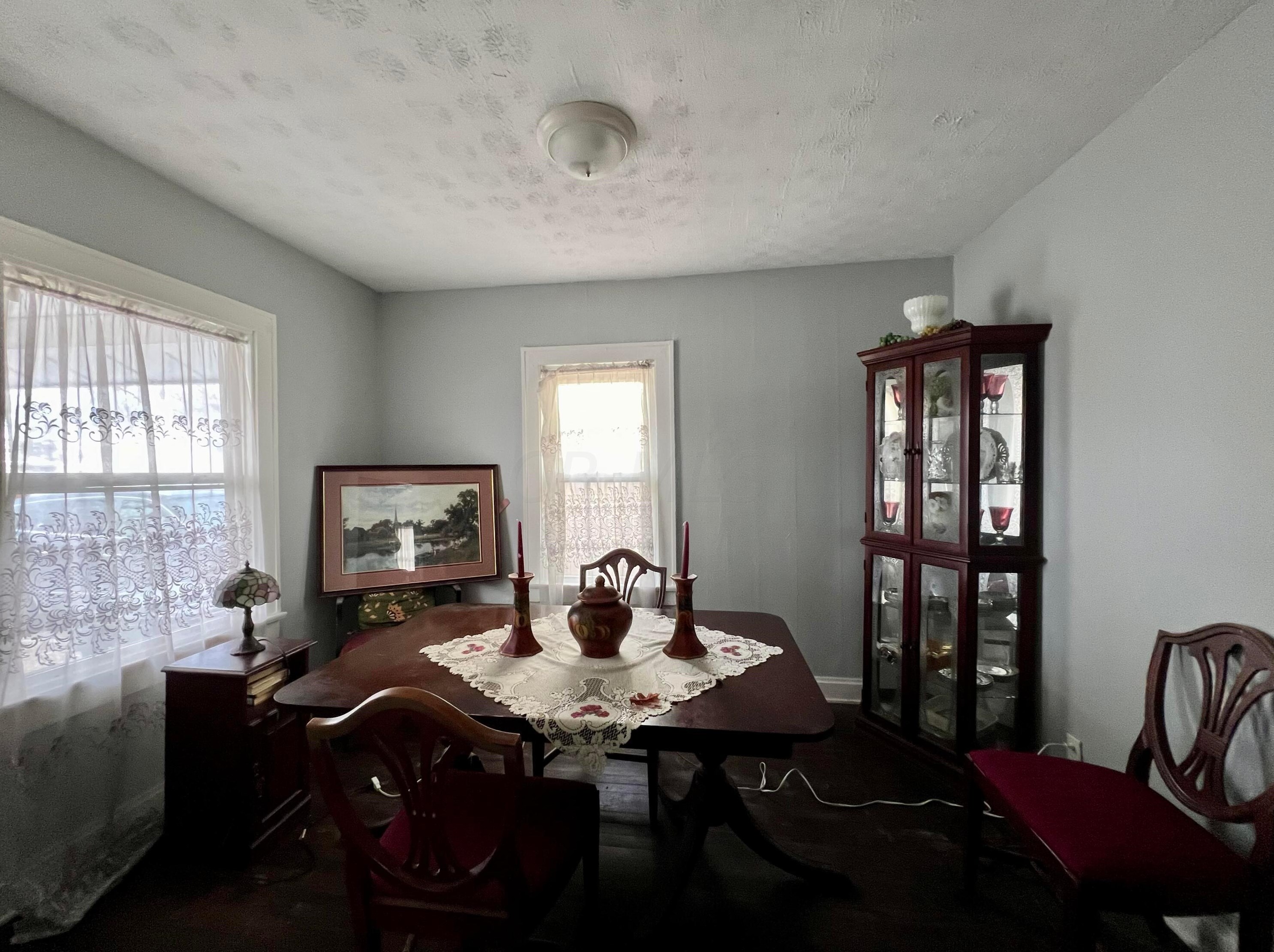 2514 Azelda St, Columbus OH 43211-1124 exterior