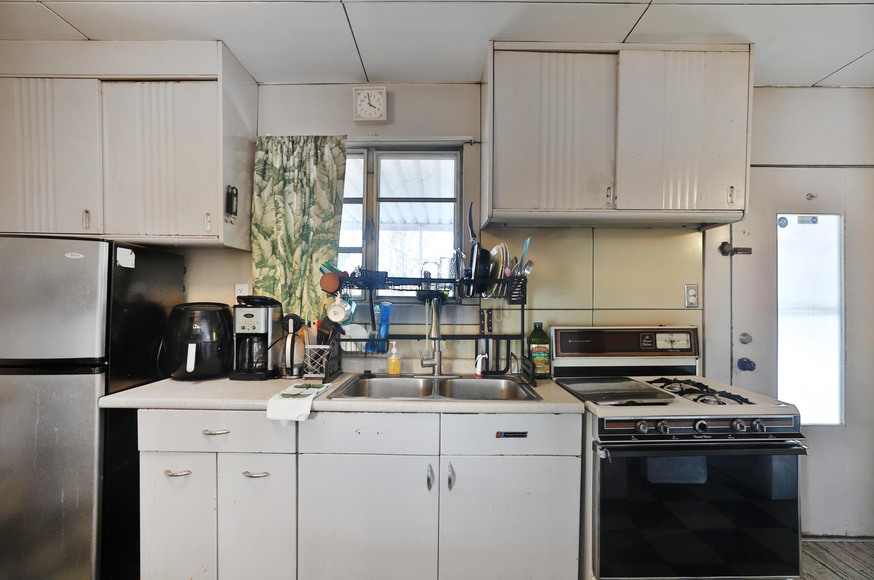 1616 Weber Rd, Columbus OH  43211-1538 exterior