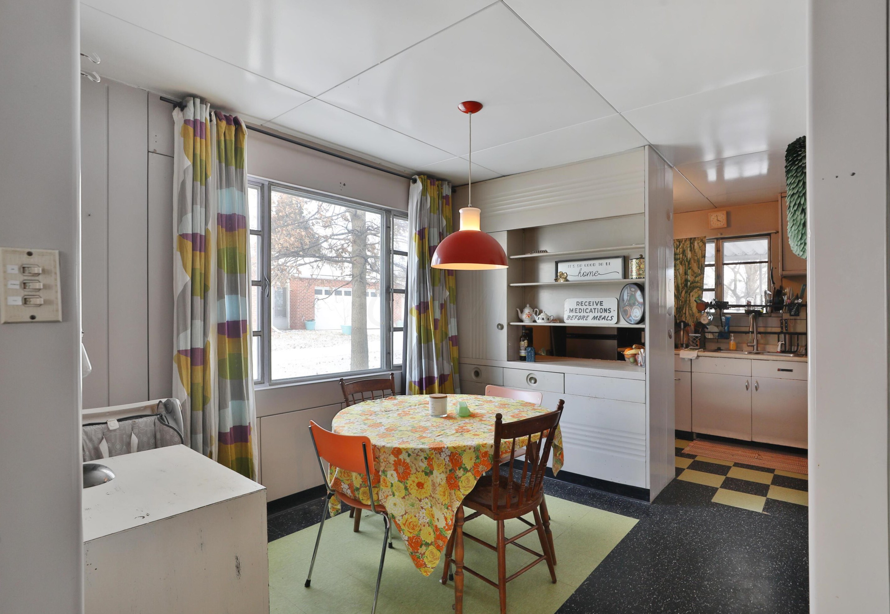 1616 Weber Rd, Columbus OH  43211-1538 exterior