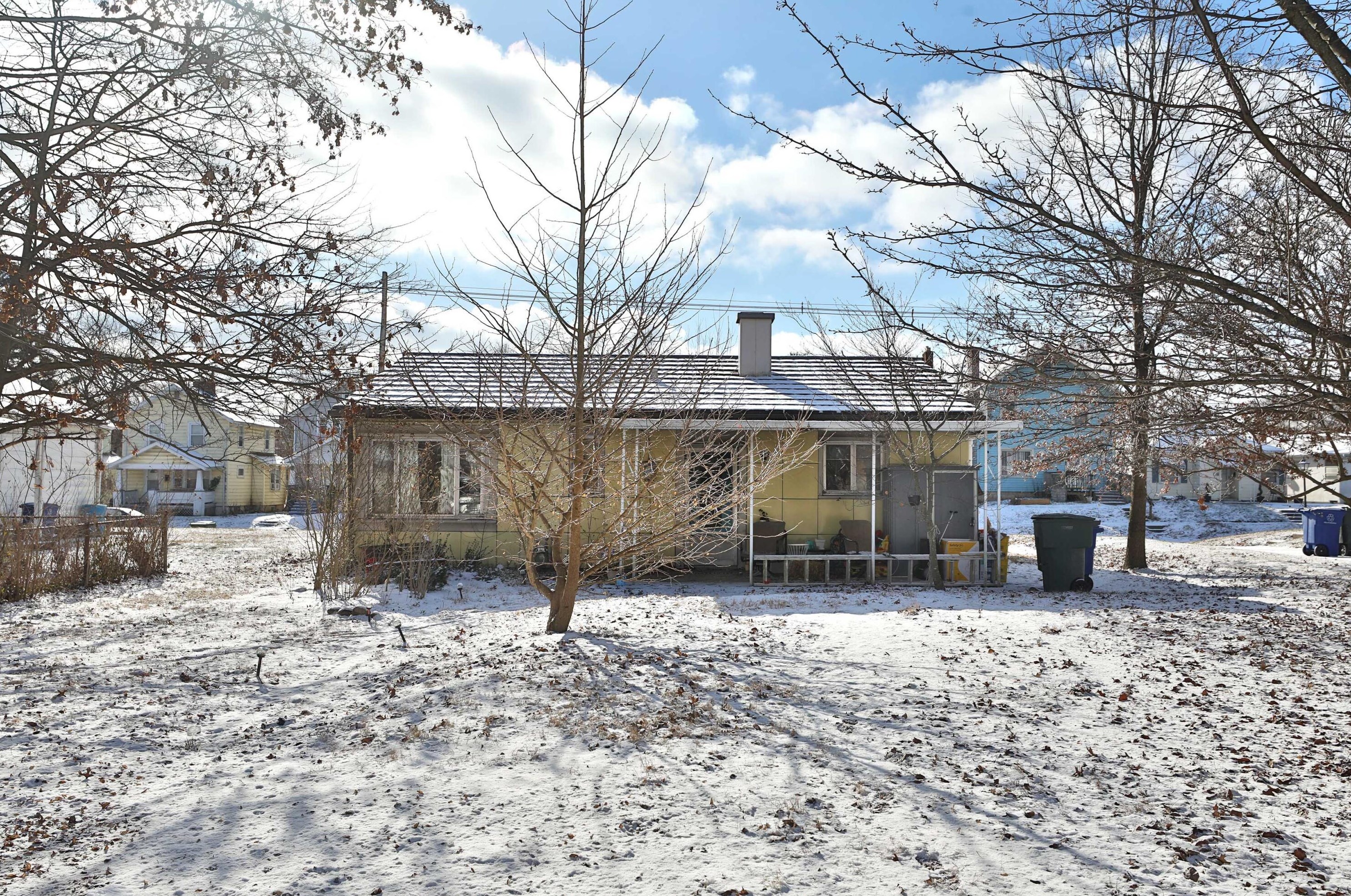 1616 Weber Rd, Columbus OH  43211-1538 exterior