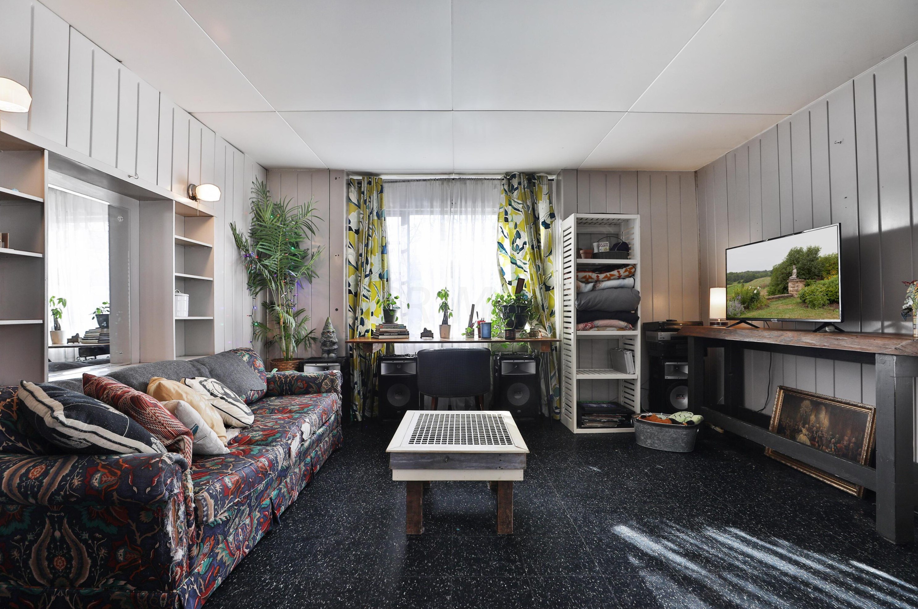 1616 Weber Rd, Columbus OH  43211-1538 exterior