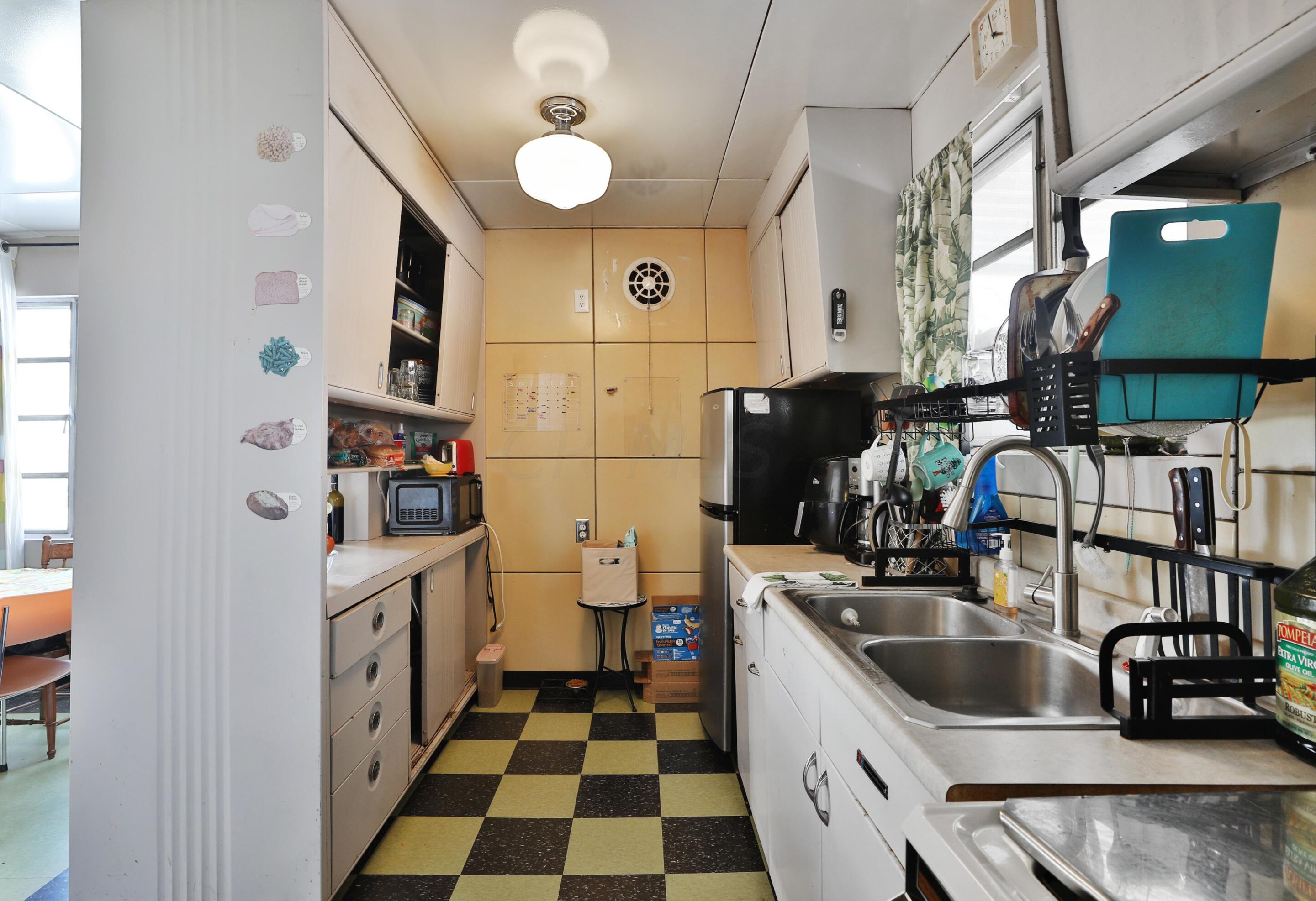 1616 Weber Rd, Columbus OH  43211-1538 exterior