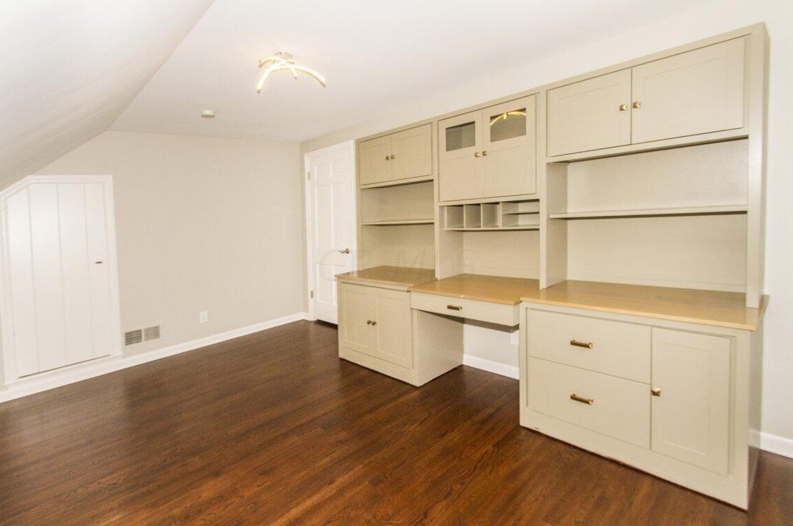 266 Gould Rd, Columbus OH  43209-1152 exterior