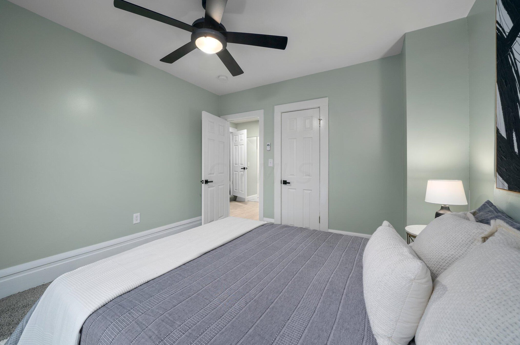 902 Linwood Ave, Columbus OH  43206-1619 exterior