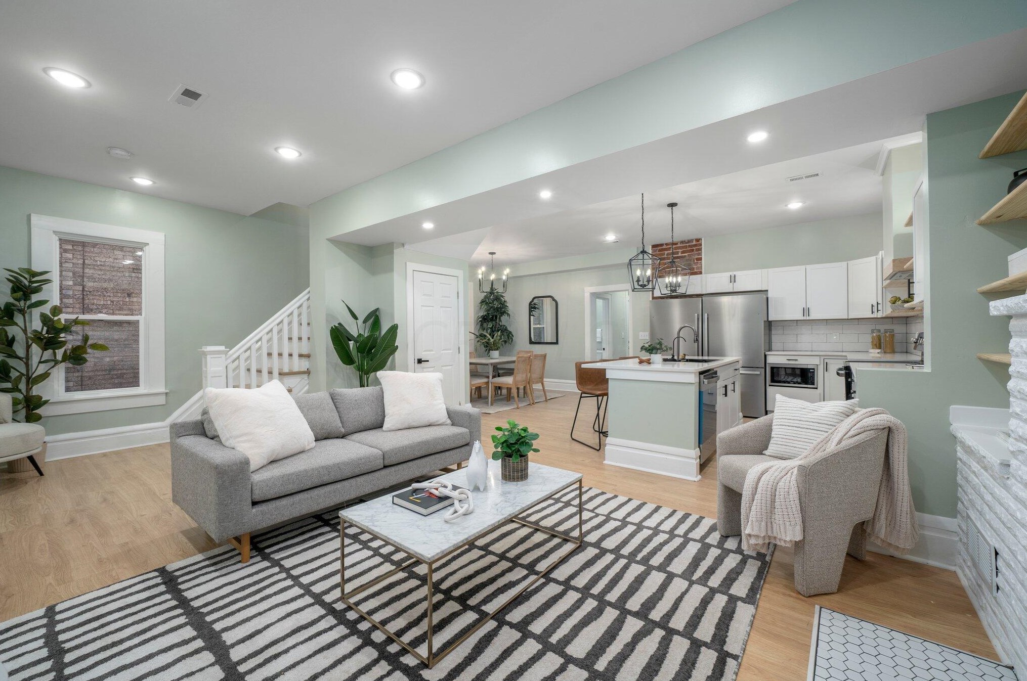 902 Linwood Ave, Columbus OH  43206-1619 exterior