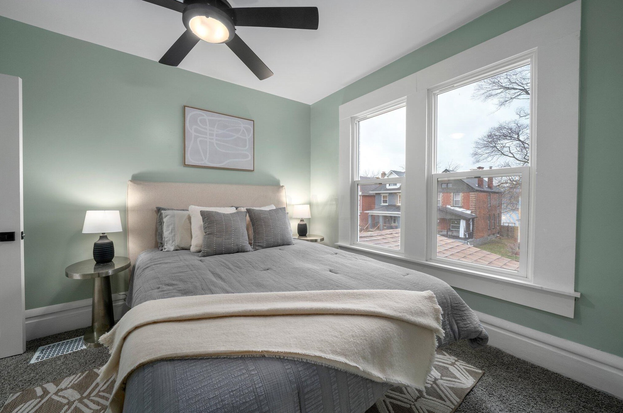 902 Linwood Ave, Columbus OH  43206-1619 exterior