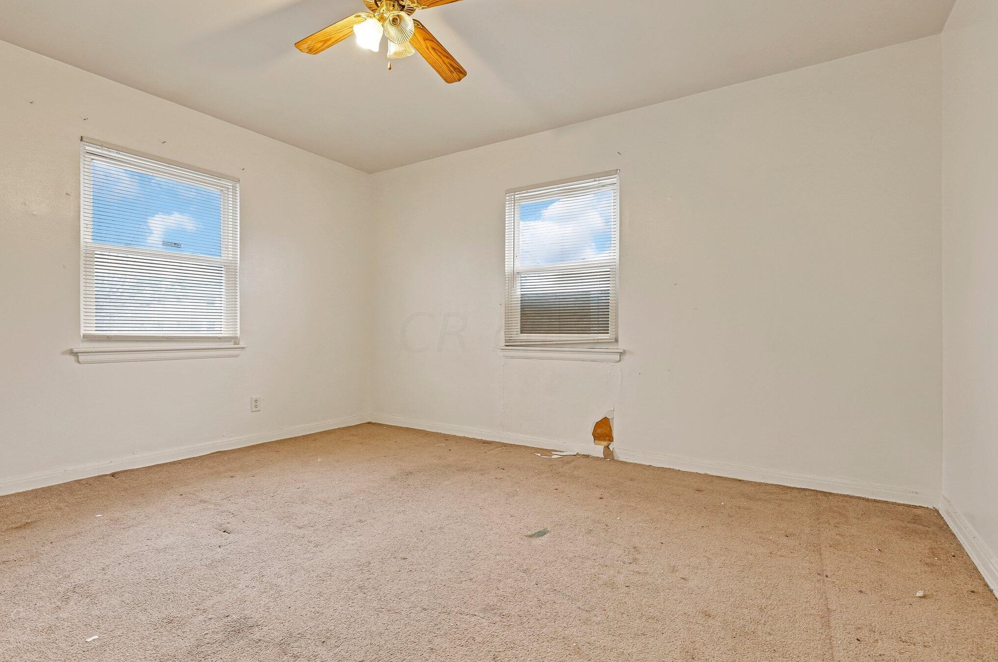 3215 Karl Rd, Columbus OH 43224-4157 exterior