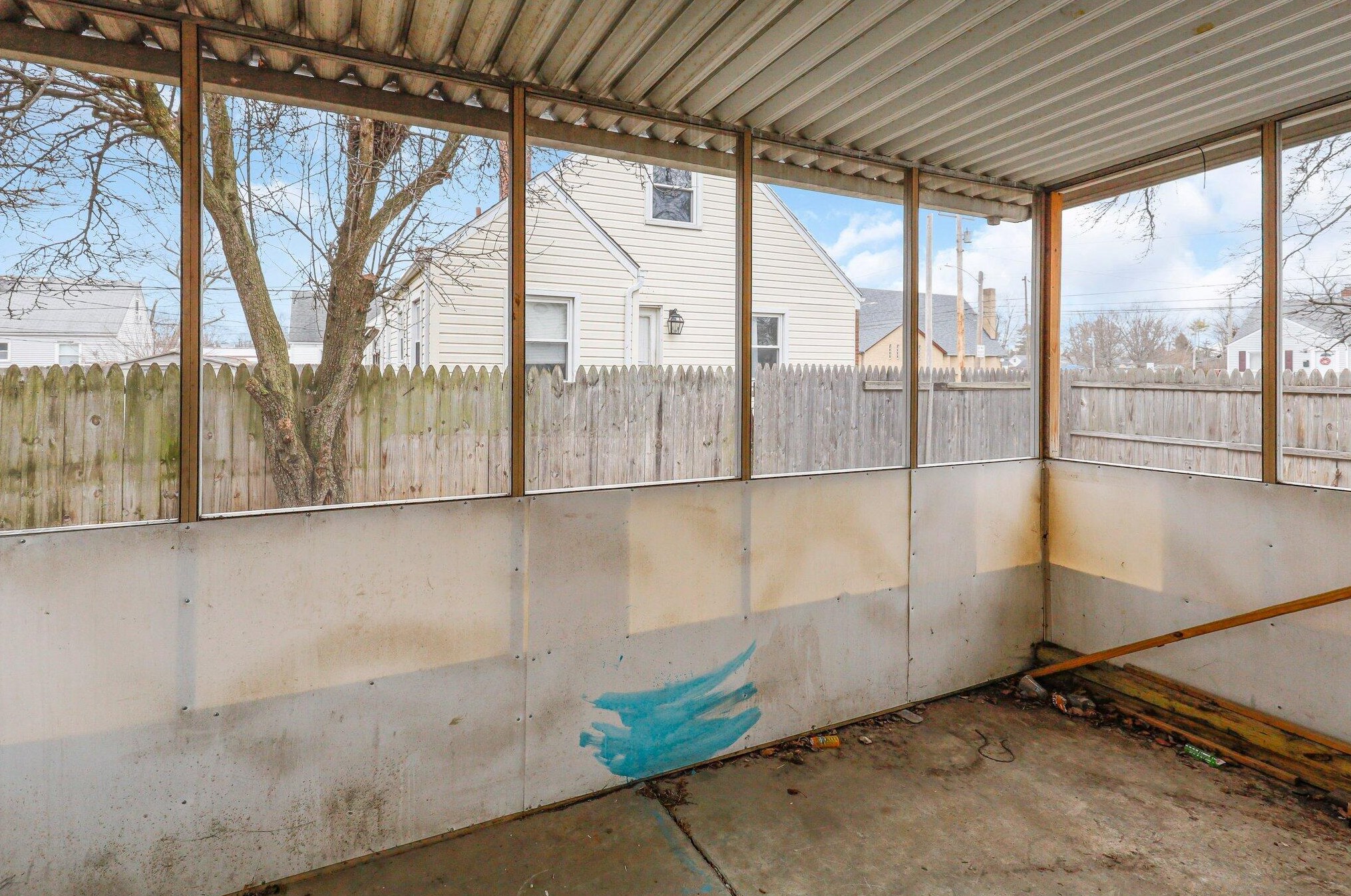 3215 Karl Rd, Columbus OH 43224-4157 exterior