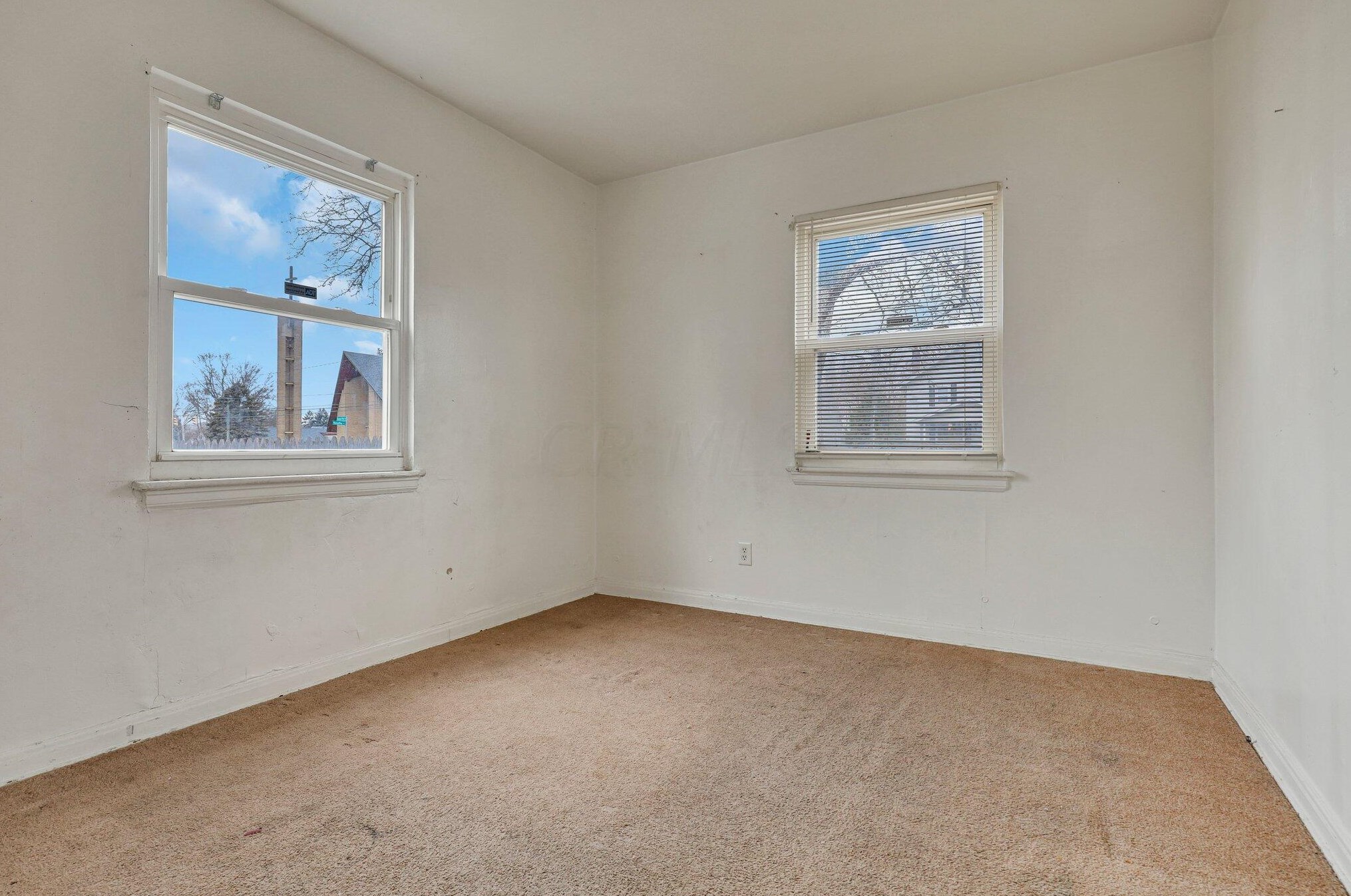 3215 Karl Rd, Columbus OH 43224-4157 exterior