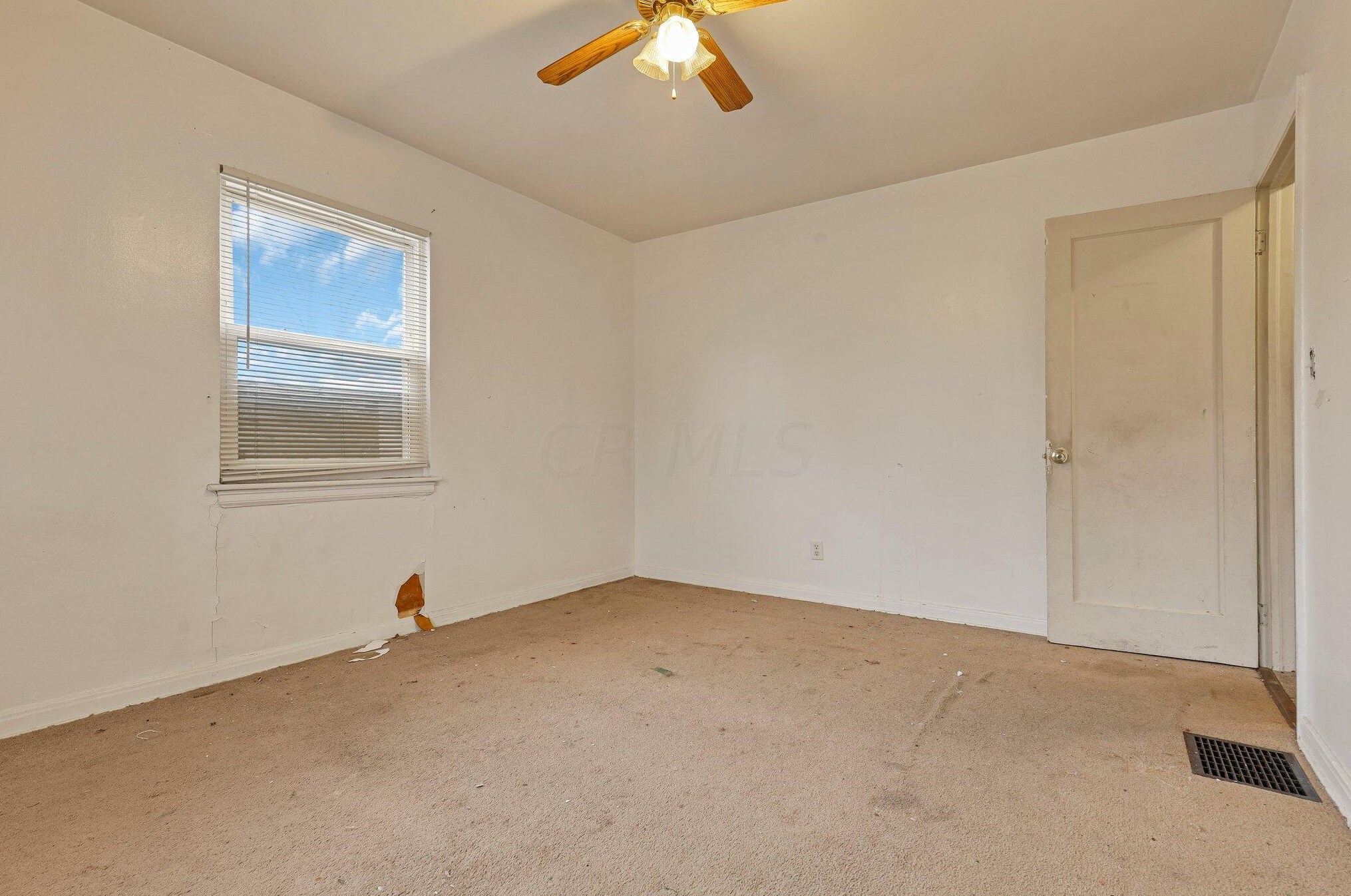 3215 Karl Rd, Columbus OH 43224-4157 exterior