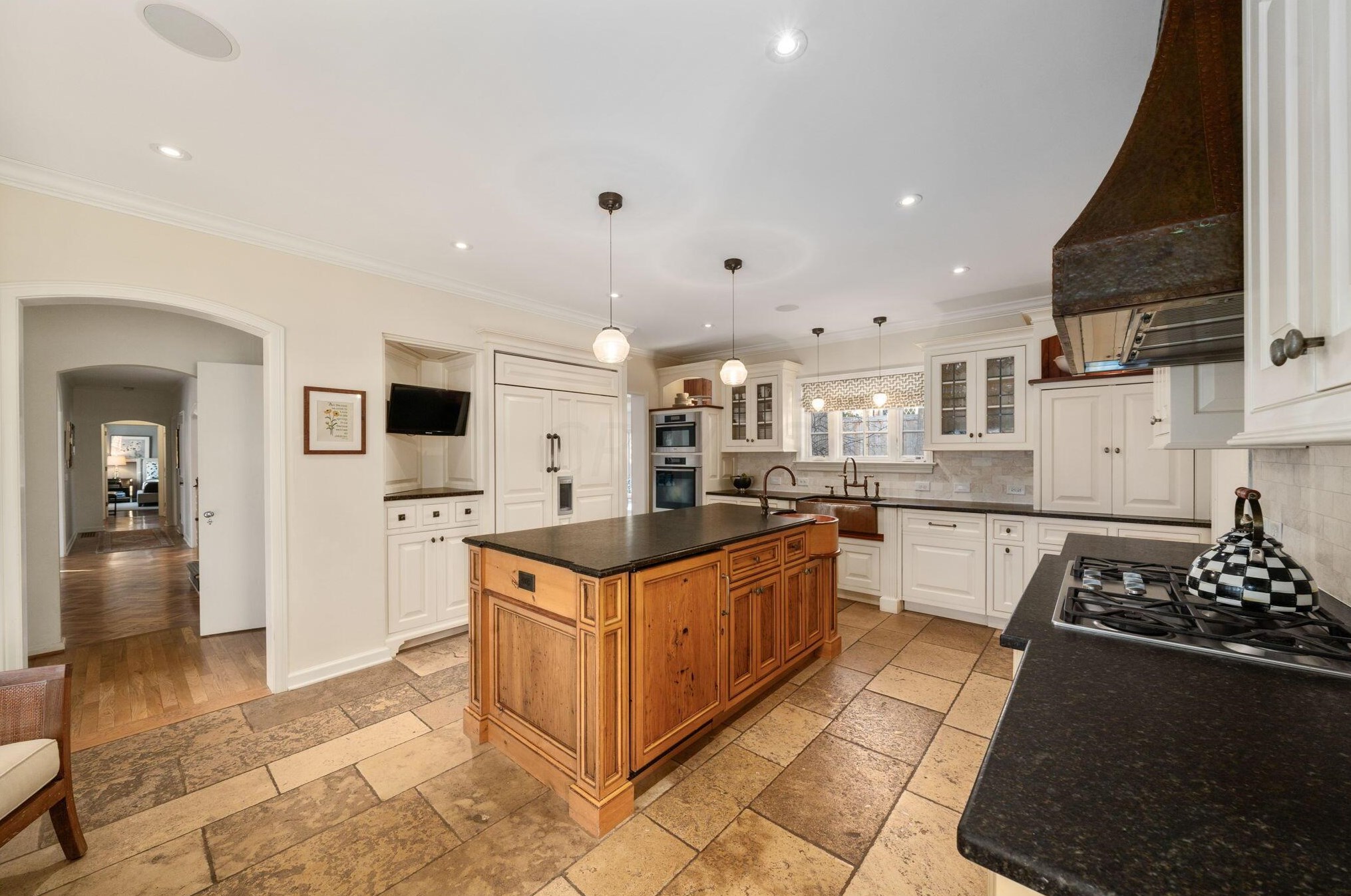 2130 Parkway Dr, Columbus OH 43221-3718 exterior