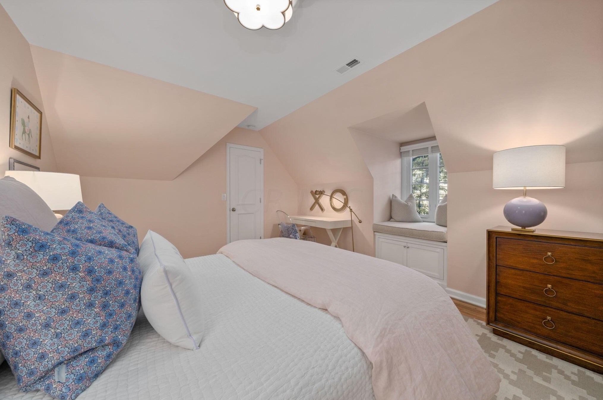 2130 Parkway Dr, Columbus OH 43221-3718 exterior