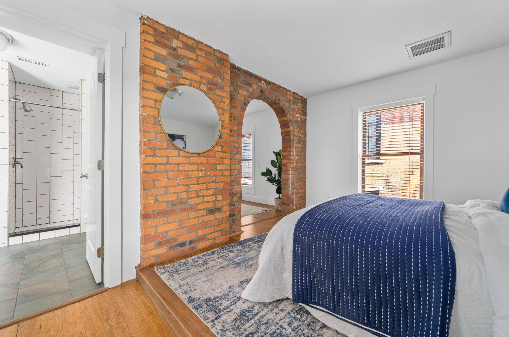 152 2 Ave, Columbus OH 43201-3483 exterior