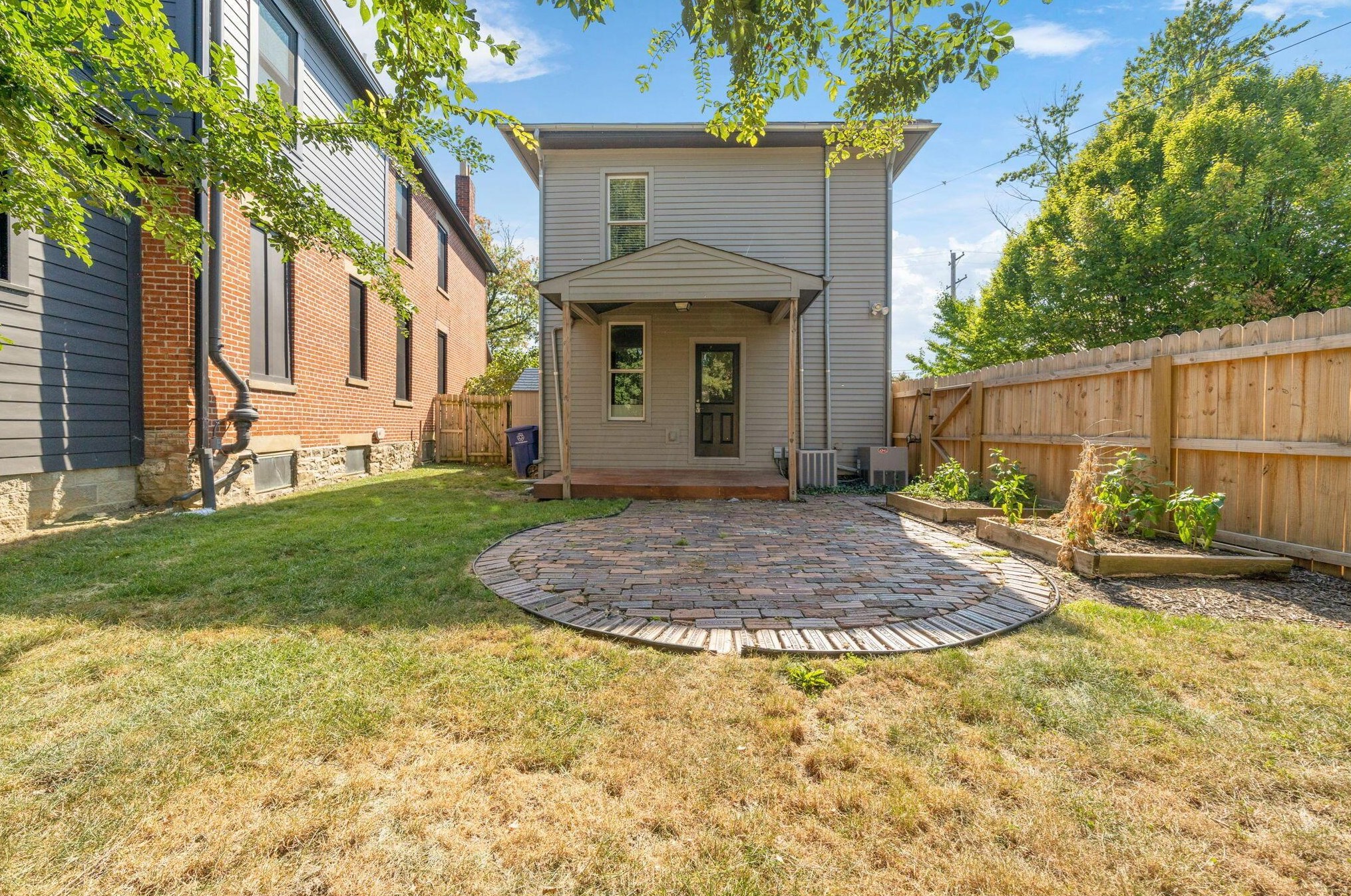 152 2 Ave, Columbus OH 43201-3483 exterior