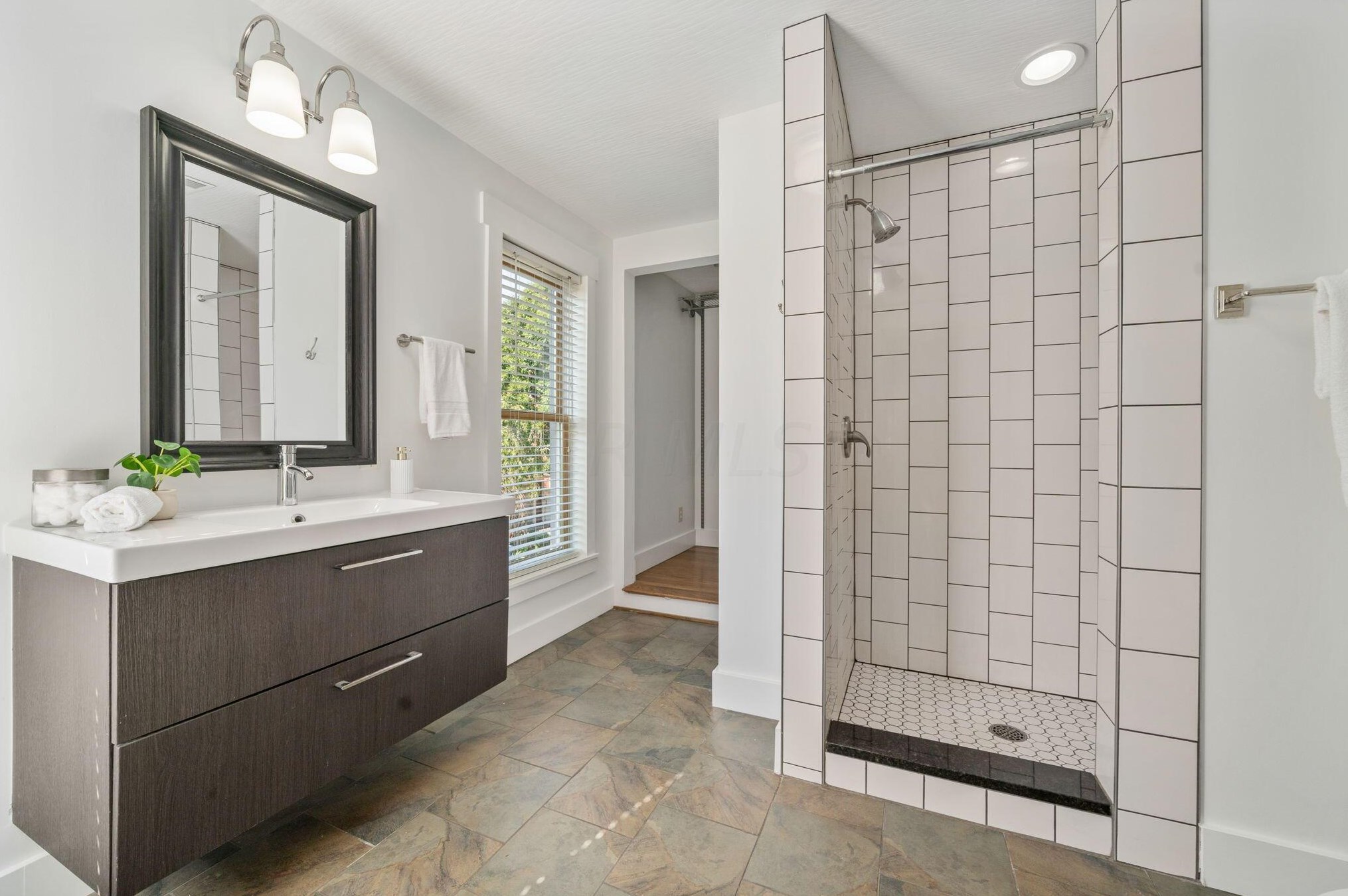 152 2 Ave, Columbus OH 43201-3483 exterior