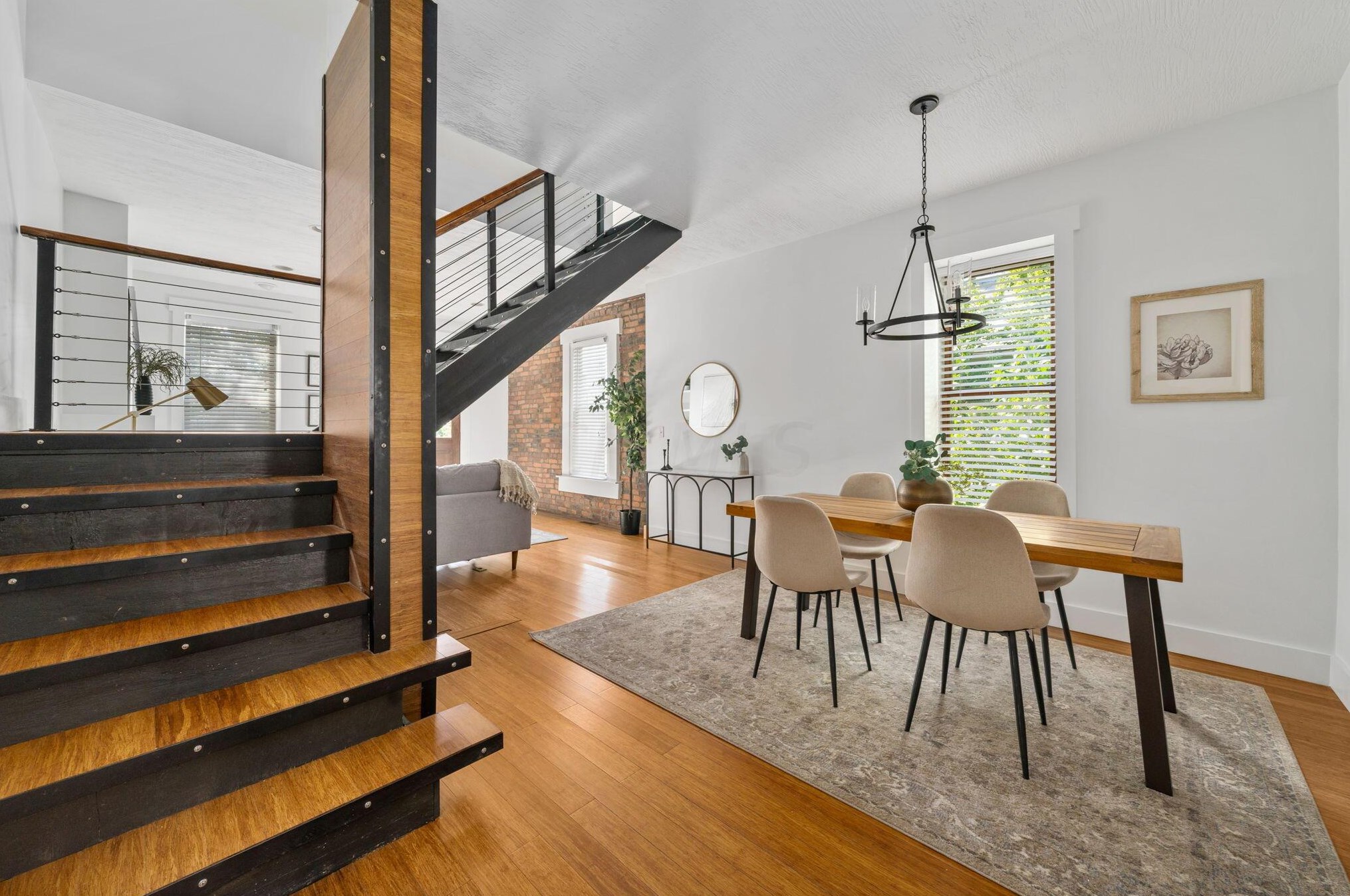 152 2 Ave, Columbus OH 43201-3483 exterior