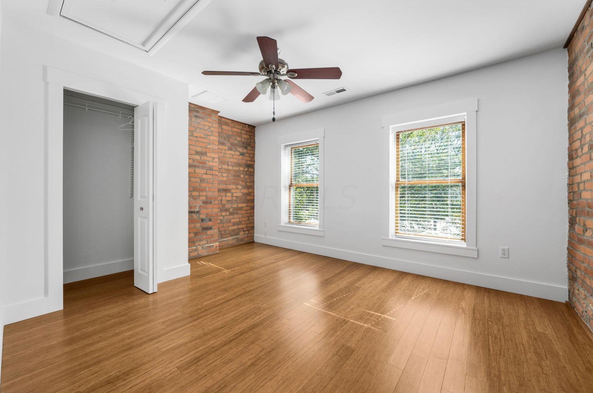 152 2 Ave, Columbus OH 43201-3483 exterior