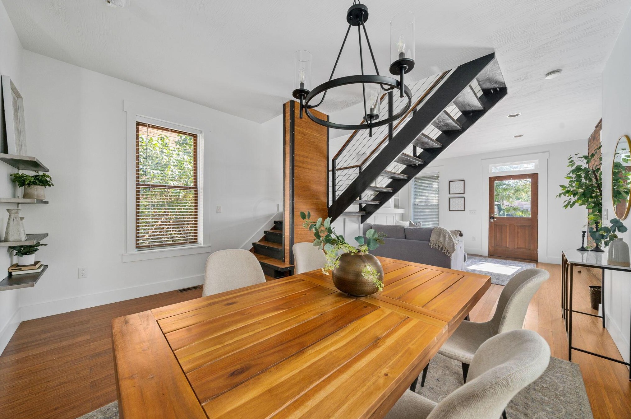 152 2 Ave, Columbus OH 43201-3483 exterior