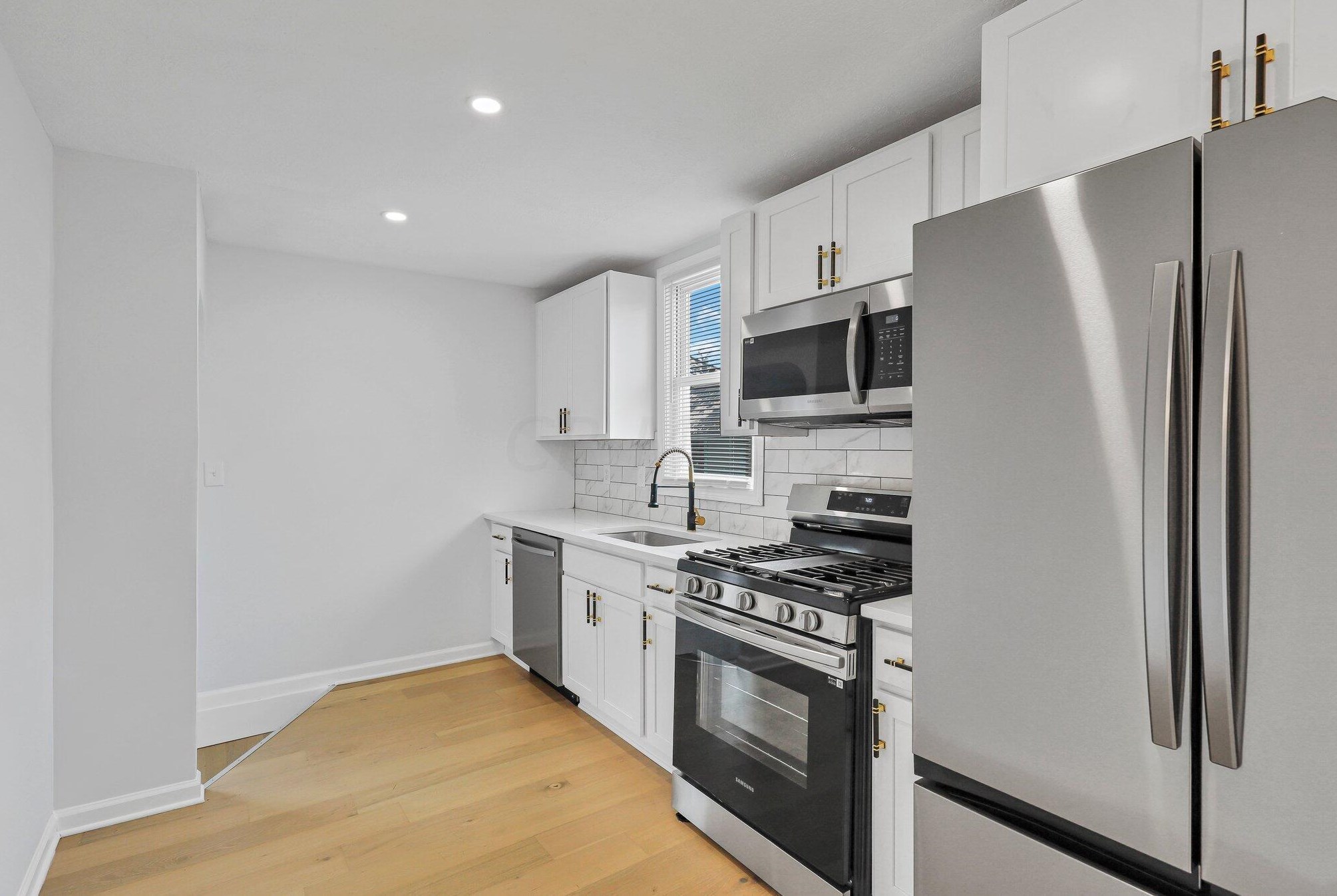 199 Hague Ave, Columbus OH  43204-2611 exterior