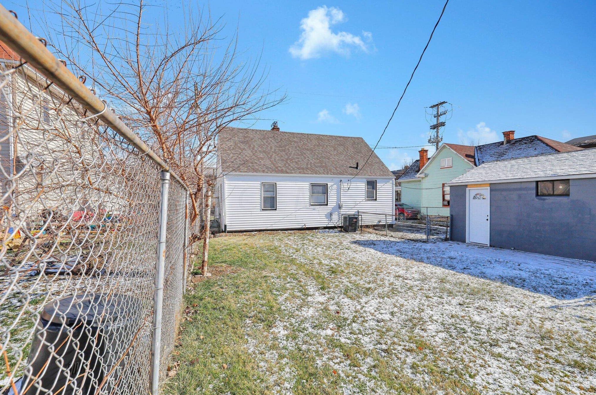 199 Hague Ave, Columbus OH  43204-2611 exterior