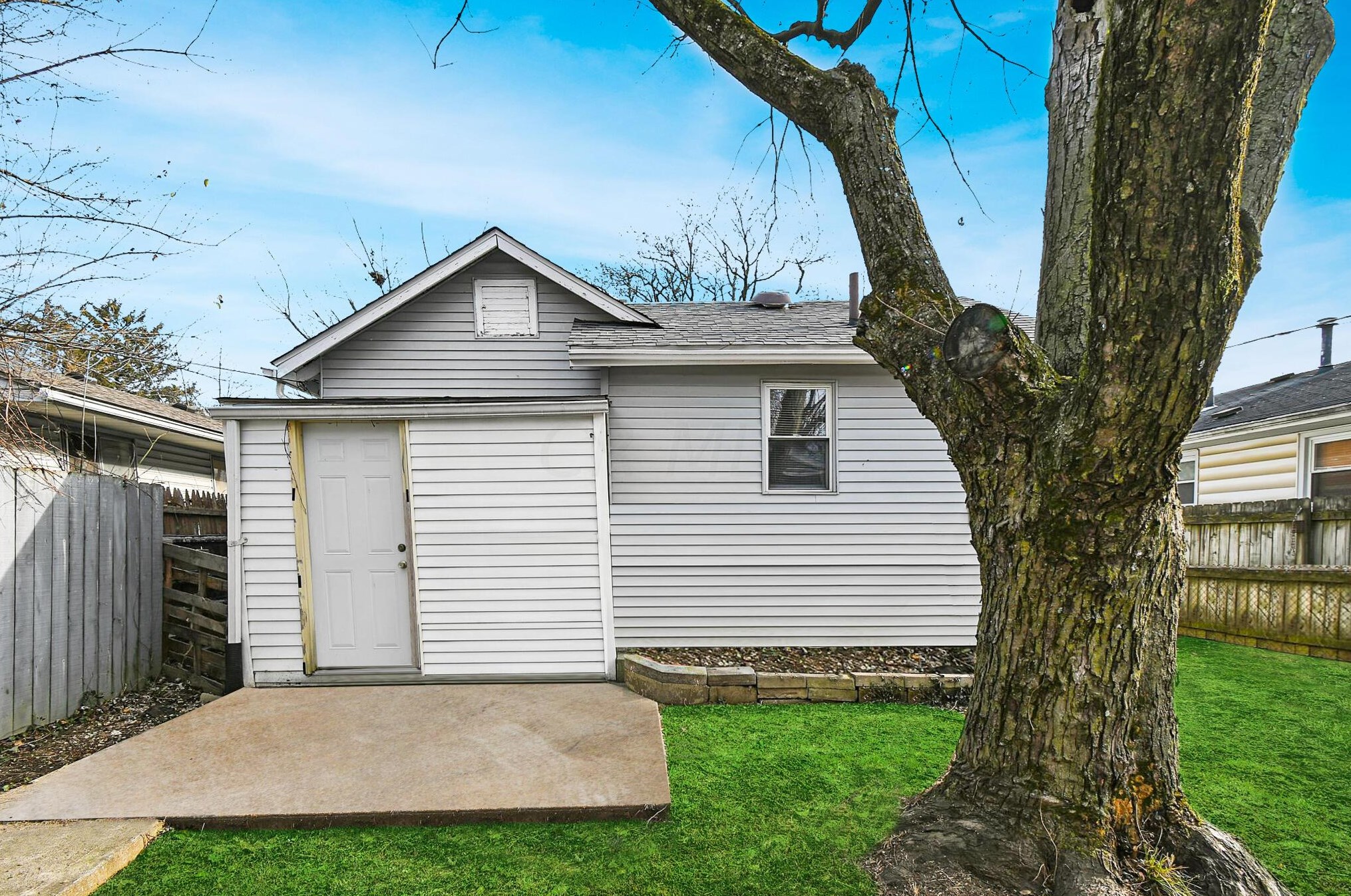 3093 Grasmere Ave, Columbus OH  43224-4112 exterior